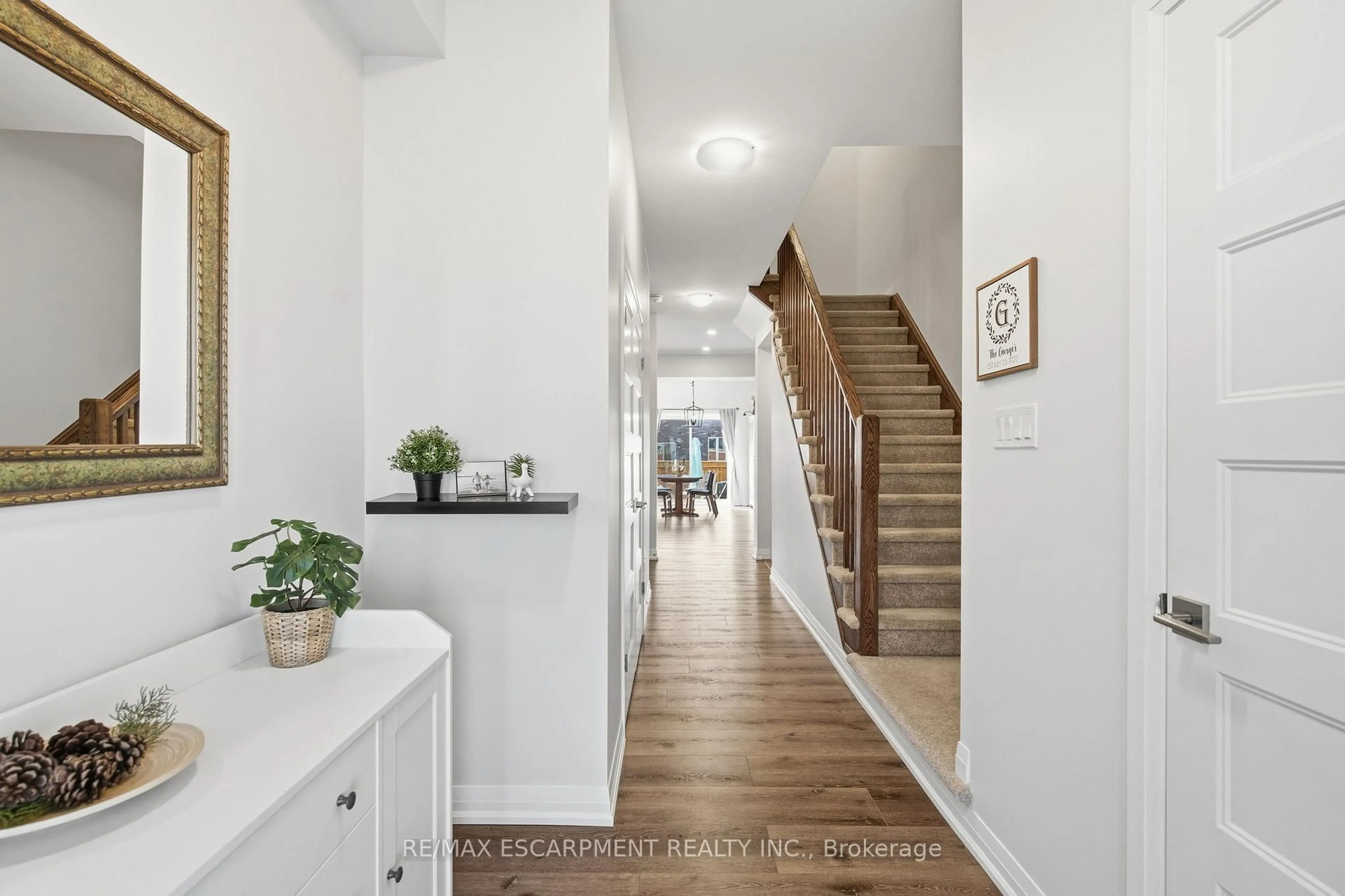 Indoor entryway for 52 JAYLA Lane, West Lincoln Ontario L0R 2A0