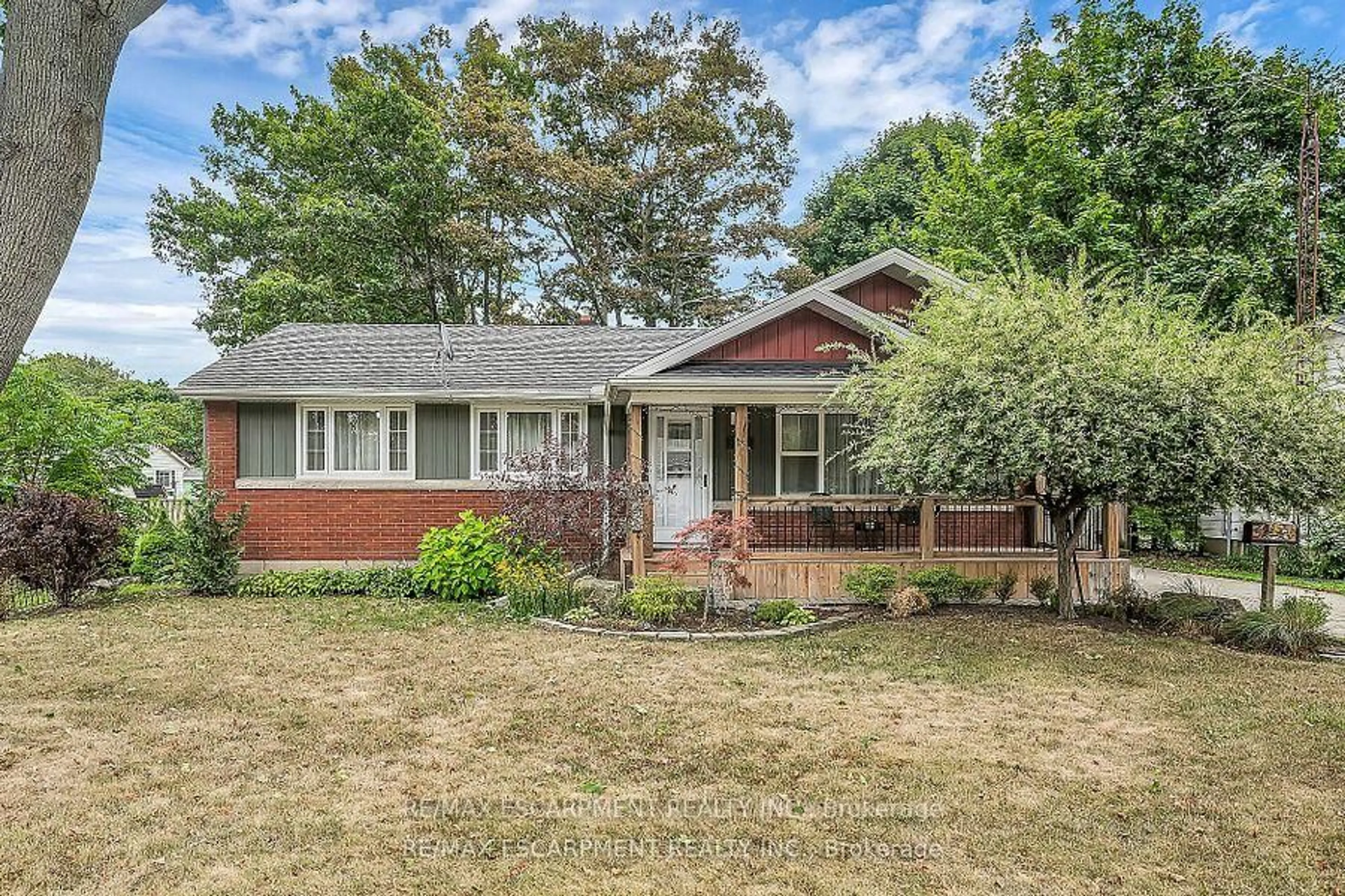 Home with brick exterior material, street for 160 Elizabeth Cres, Haldimand Ontario N1A 2P1