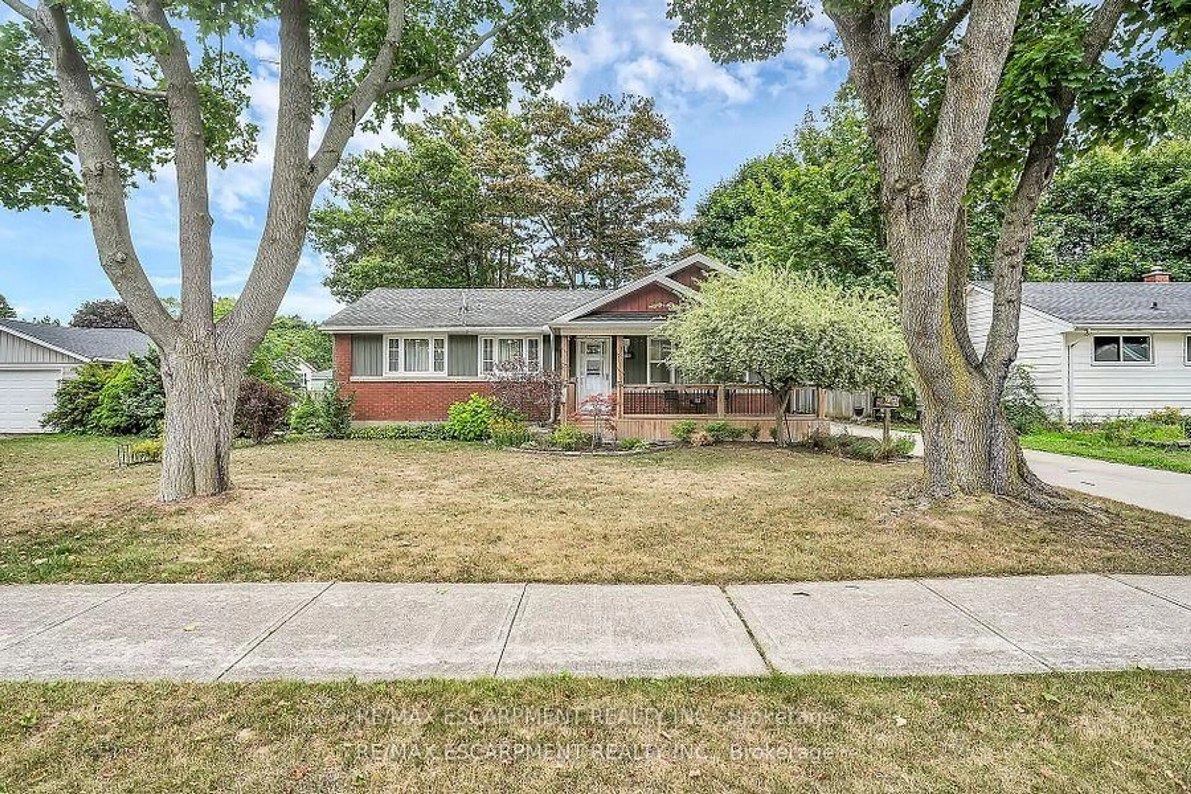 Home with brick exterior material, street for 160 Elizabeth Cres, Haldimand Ontario N1A 2P1