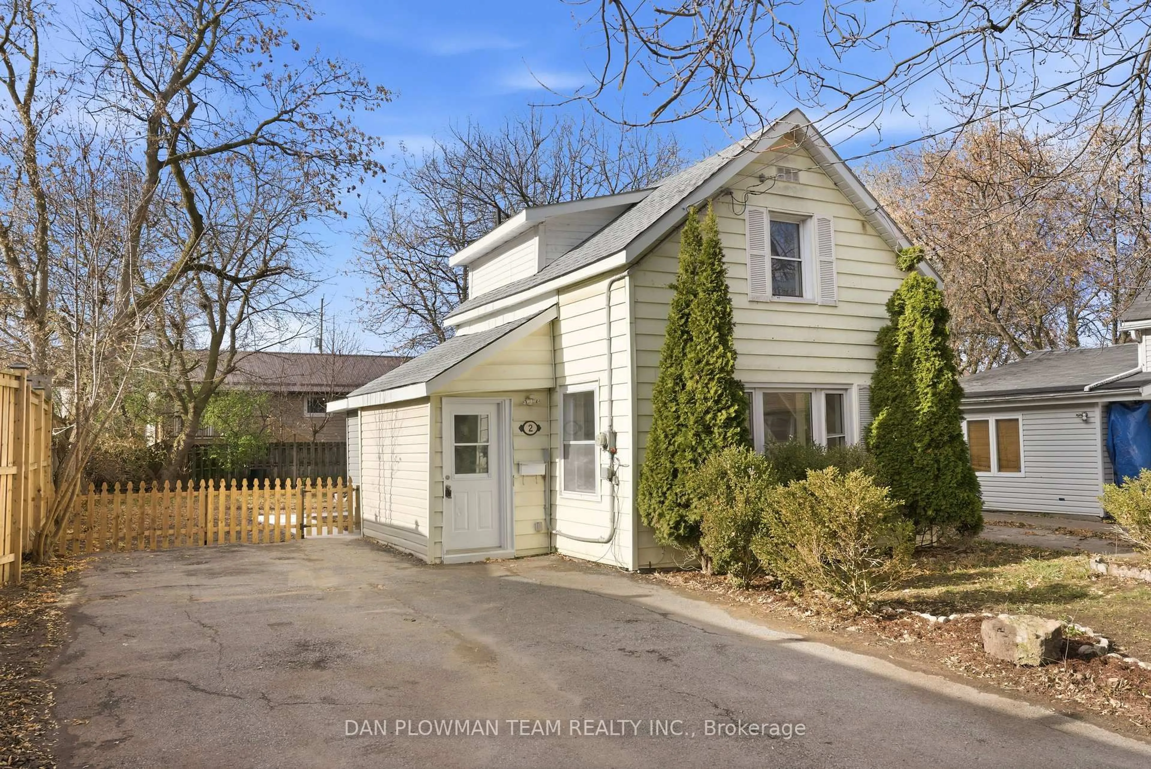 A pic from outside/outdoor area/front of a property/back of a property/a pic from drone, street for 2 Wickett St, Belleville Ontario K8P 3W6