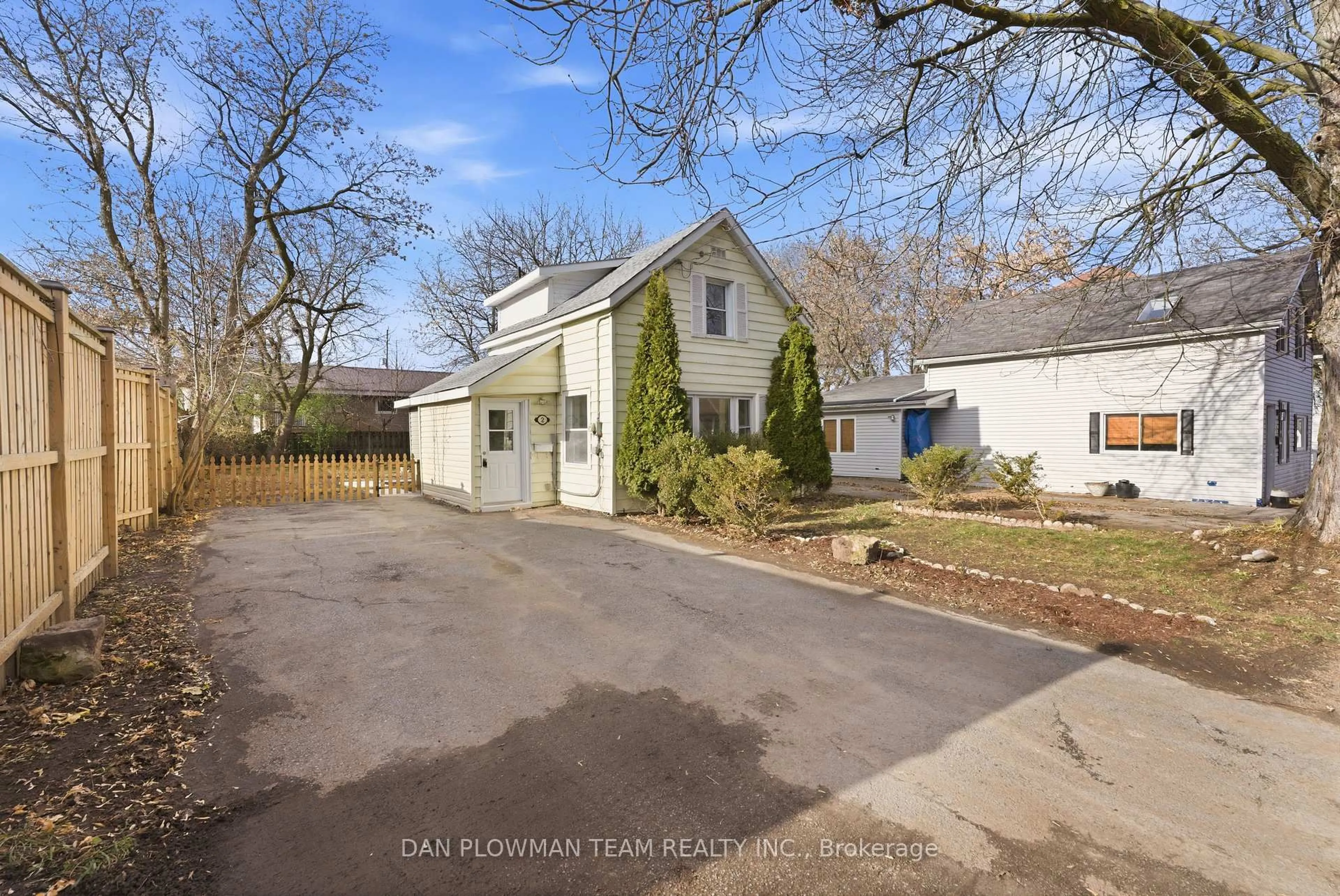 A pic from outside/outdoor area/front of a property/back of a property/a pic from drone, mountain view for 2 Wickett St, Belleville Ontario K8P 3W6