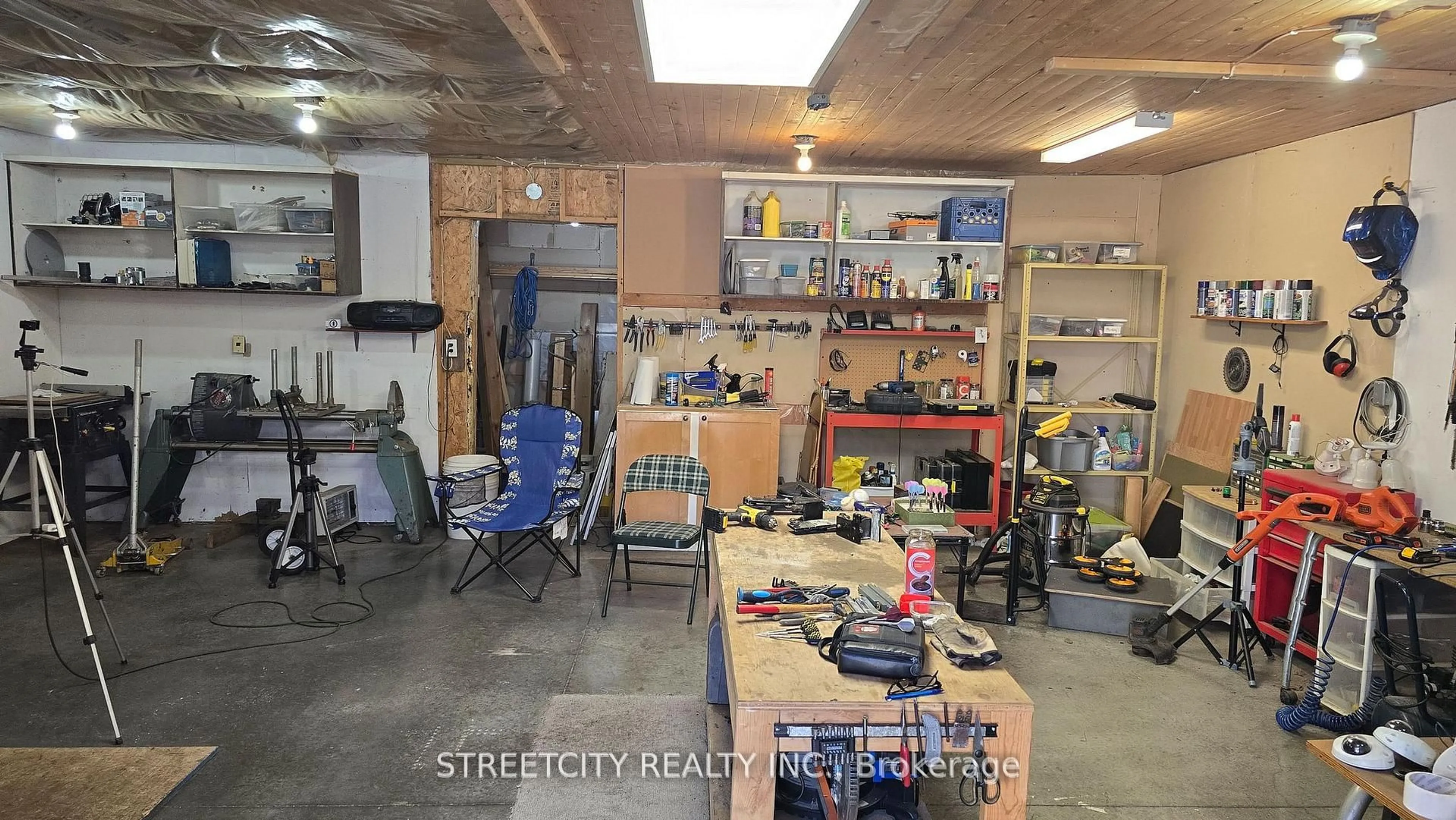 Indoor garage for 244 Vancouver St, London East Ontario N5W 4R8