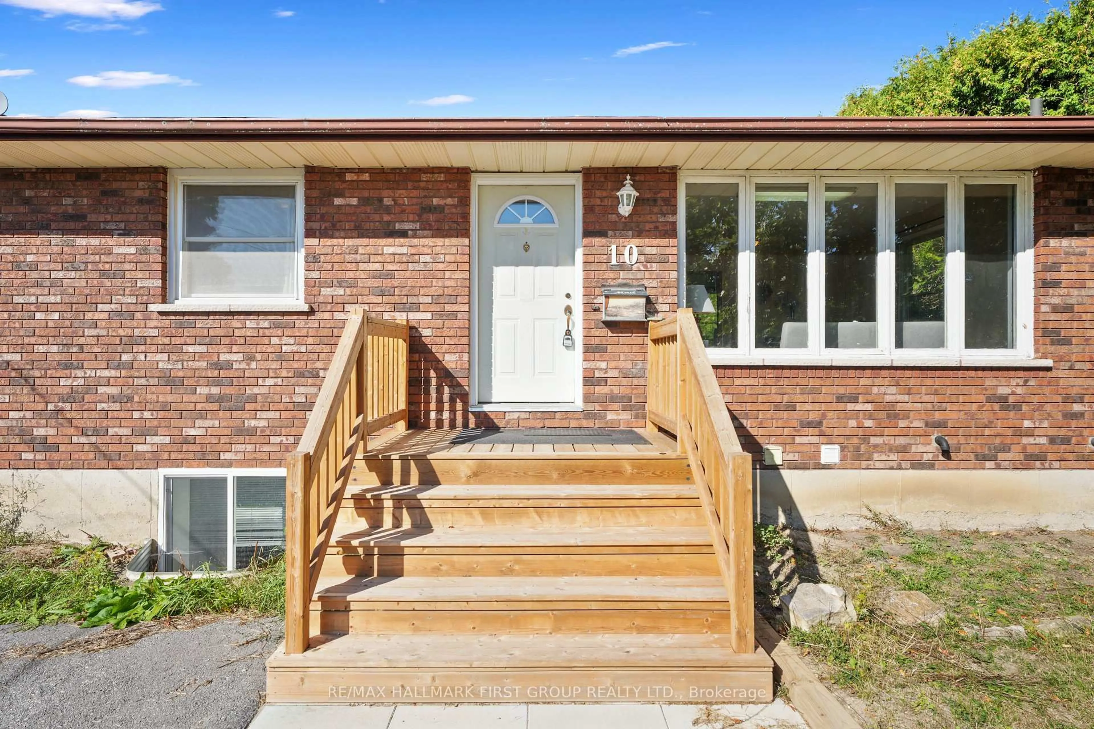 Home with brick exterior material, street for 10 Croft St, Port Hope Ontario L1A 1Y8