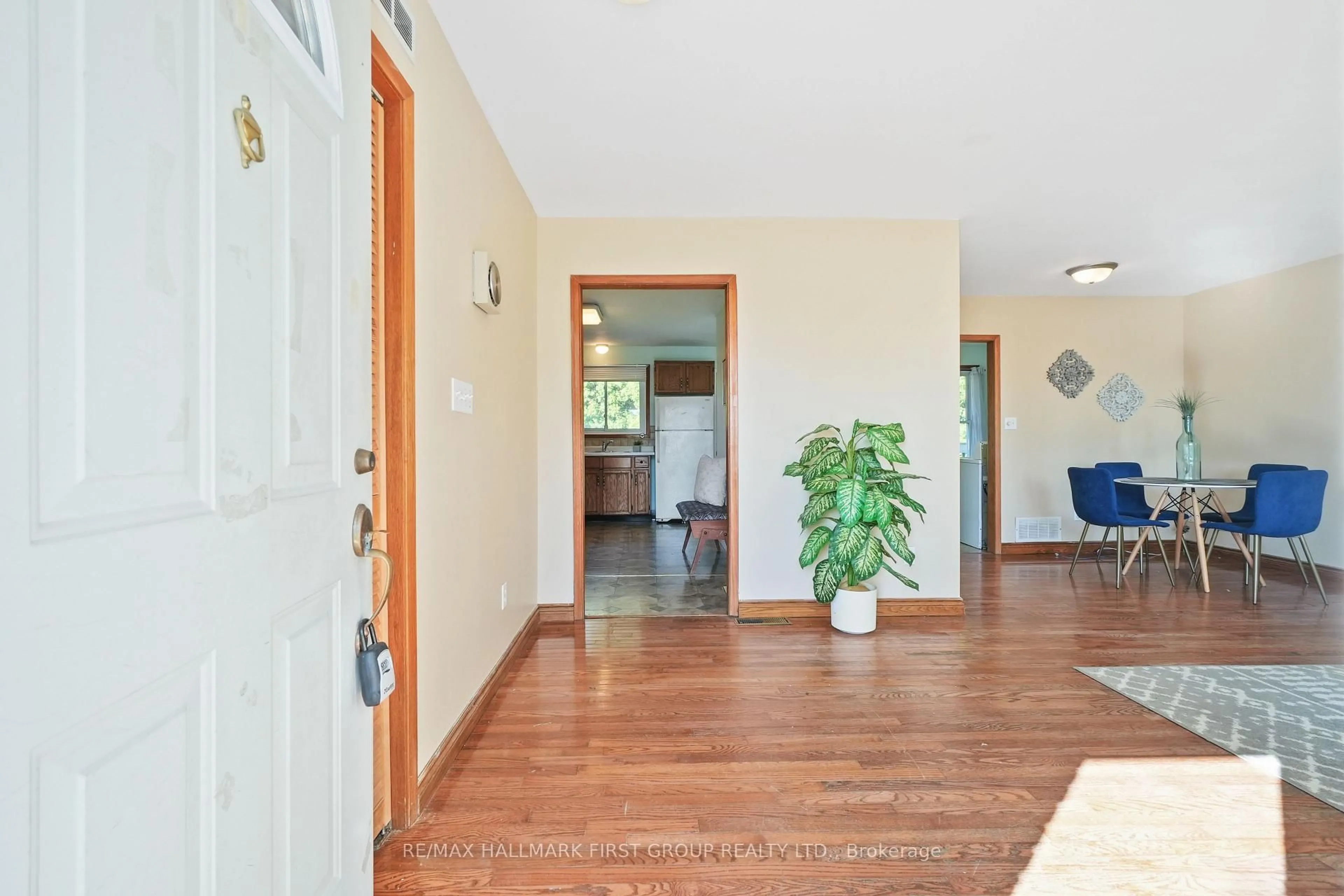 Indoor entryway for 10 Croft St, Port Hope Ontario L1A 1Y8