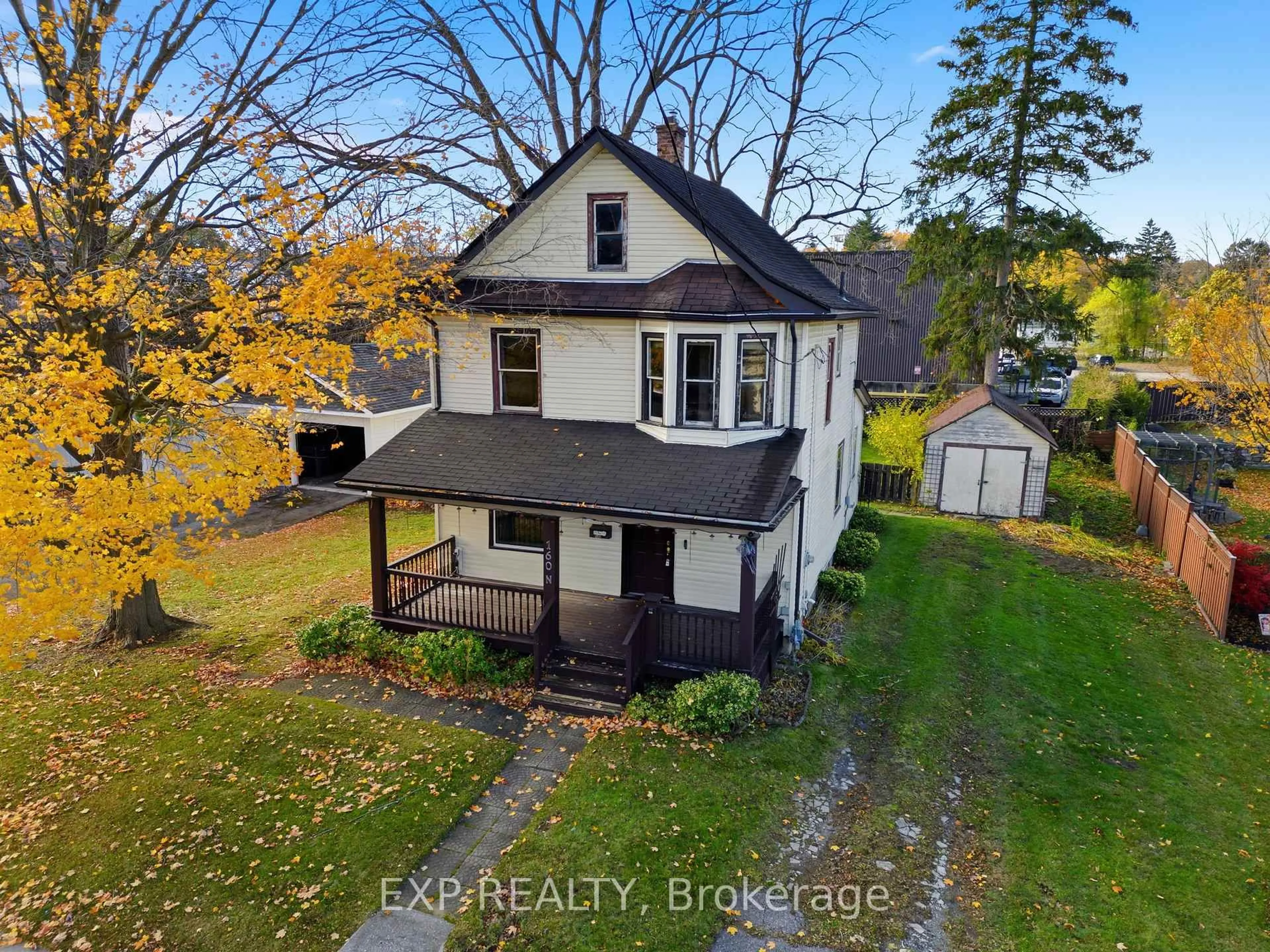 A pic from outside/outdoor area/front of a property/back of a property/a pic from drone, unknown for 160 Head St, Norfolk Ontario N3Y 3X5