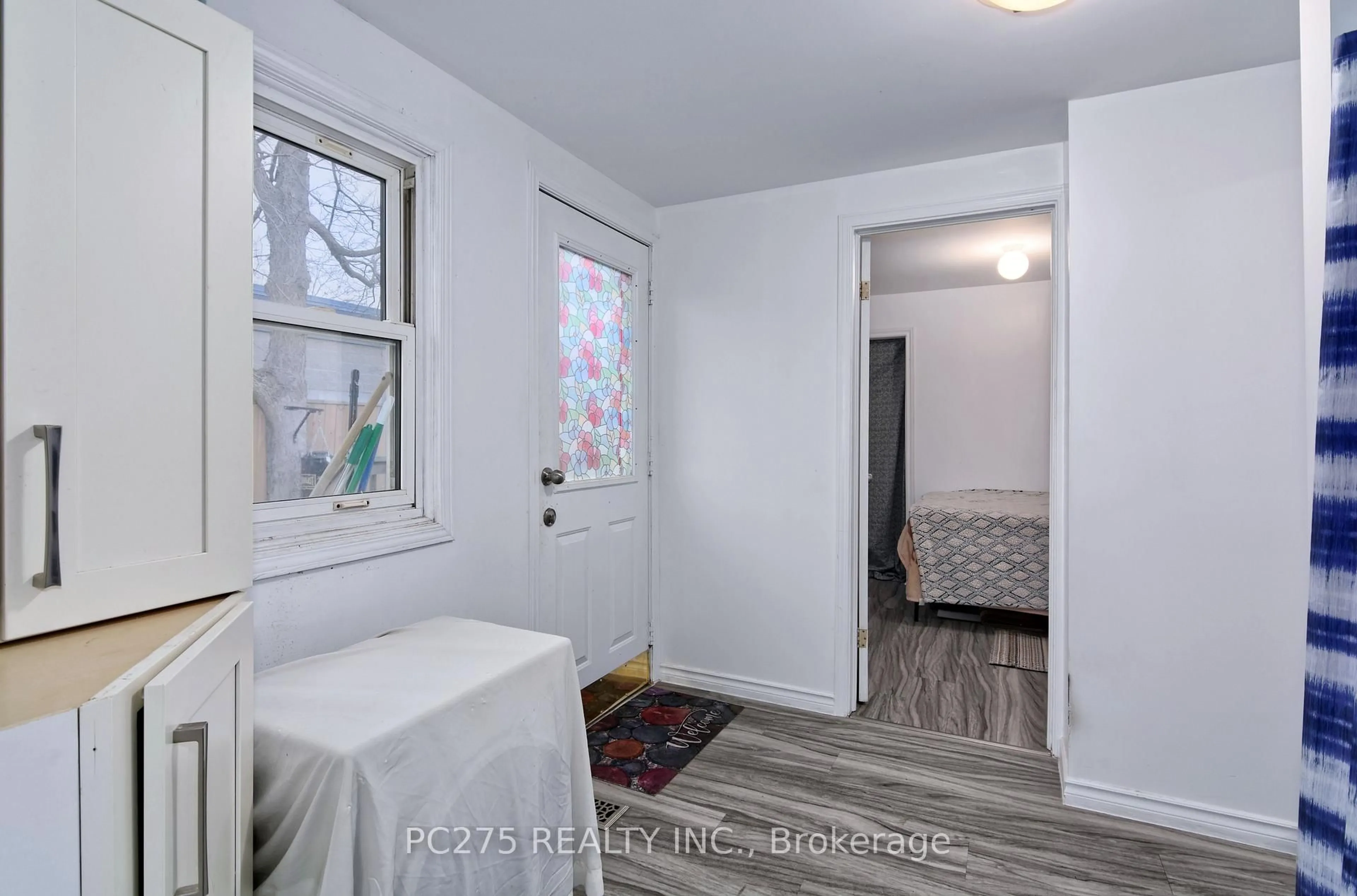 A pic of a room for 173 Adelaide St, London East Ontario N6B 3H1