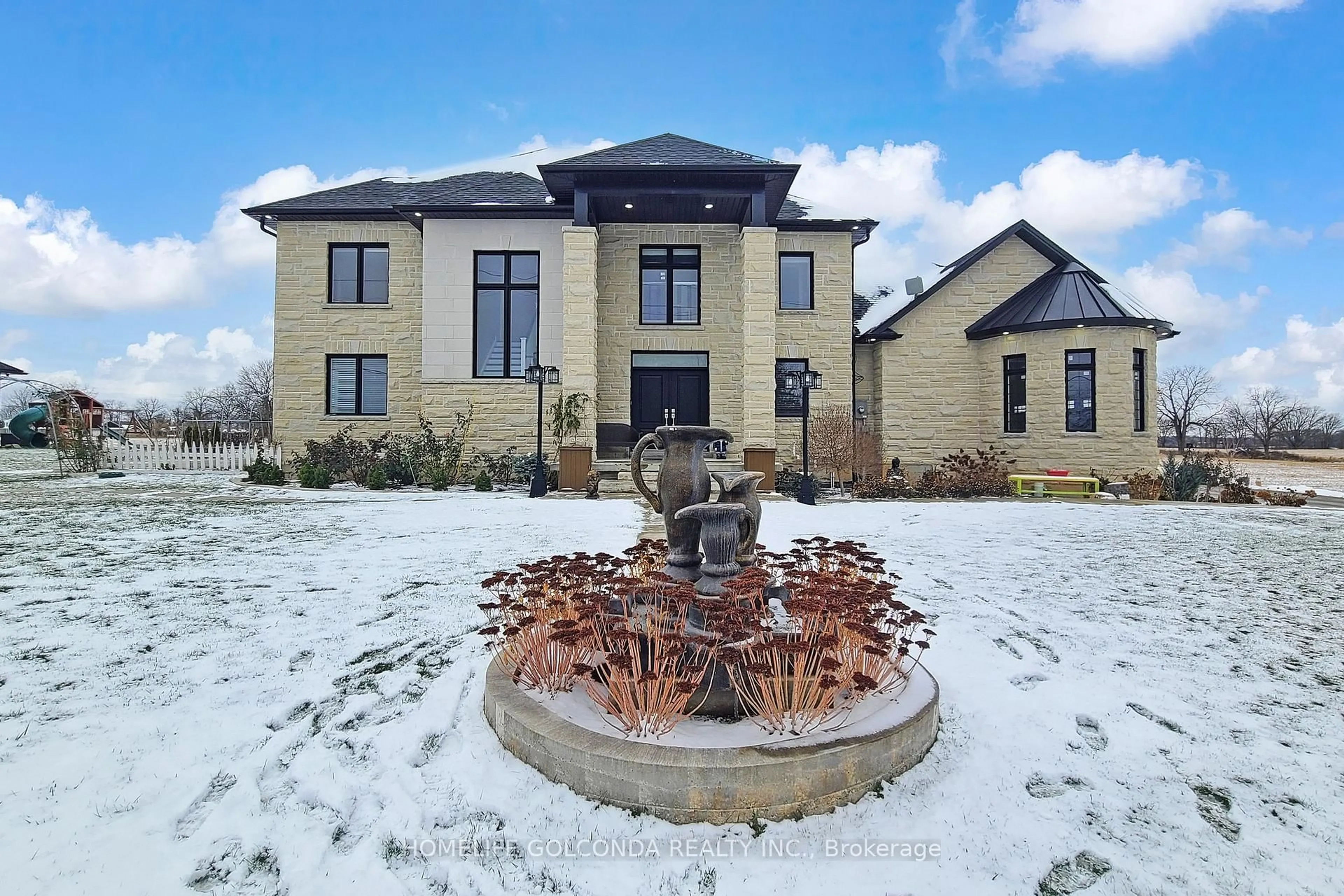 A pic from outside/outdoor area/front of a property/back of a property/a pic from drone, building for 2687 Haldimand 55 Rd, Haldimand Ontario N0A 1H0