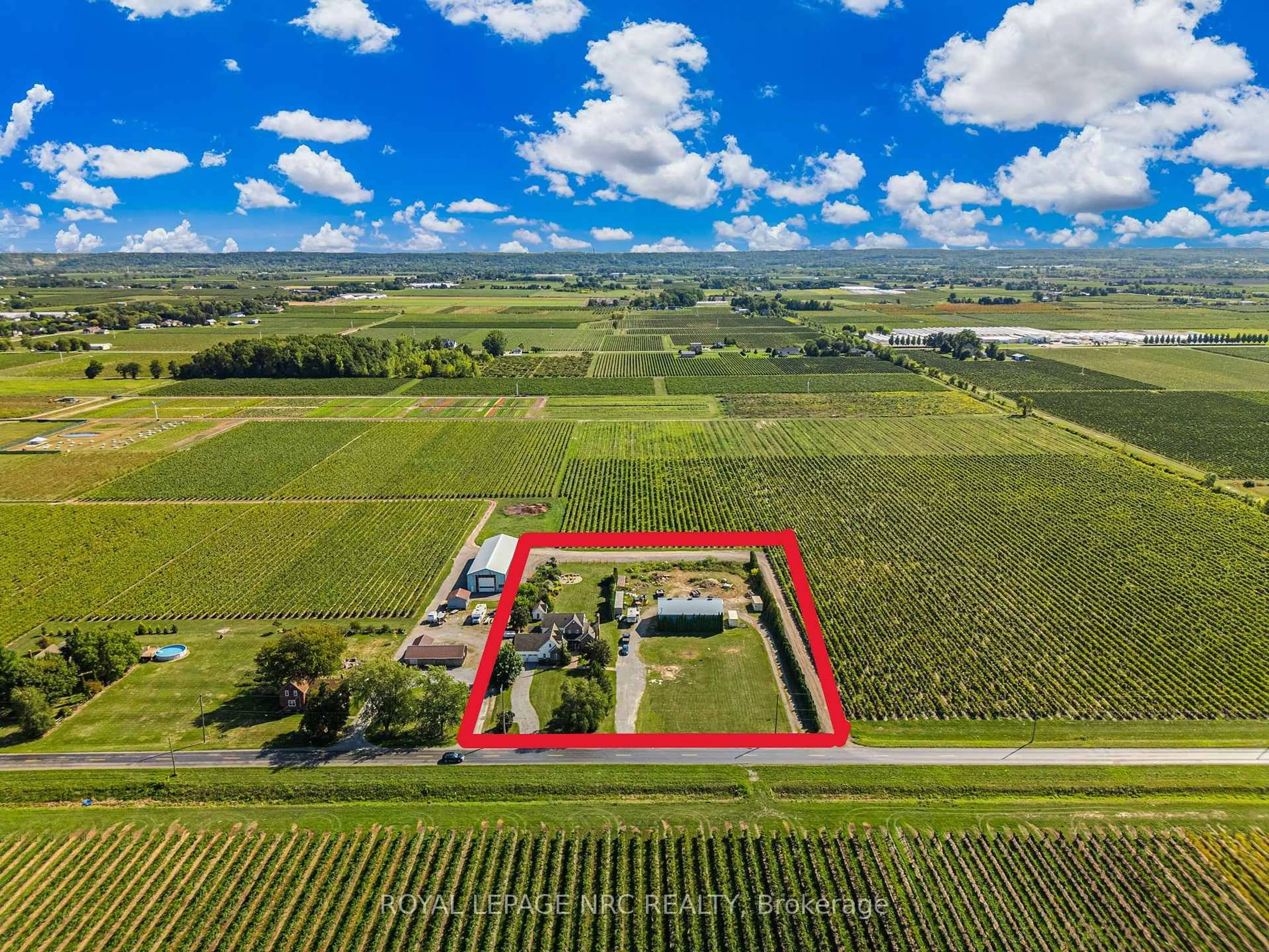 A pic from outside/outdoor area/front of a property/back of a property/a pic from drone, water/lake/river/ocean view for 1053 Line 3 Rd, Niagara-on-the-Lake Ontario L0S 1J0