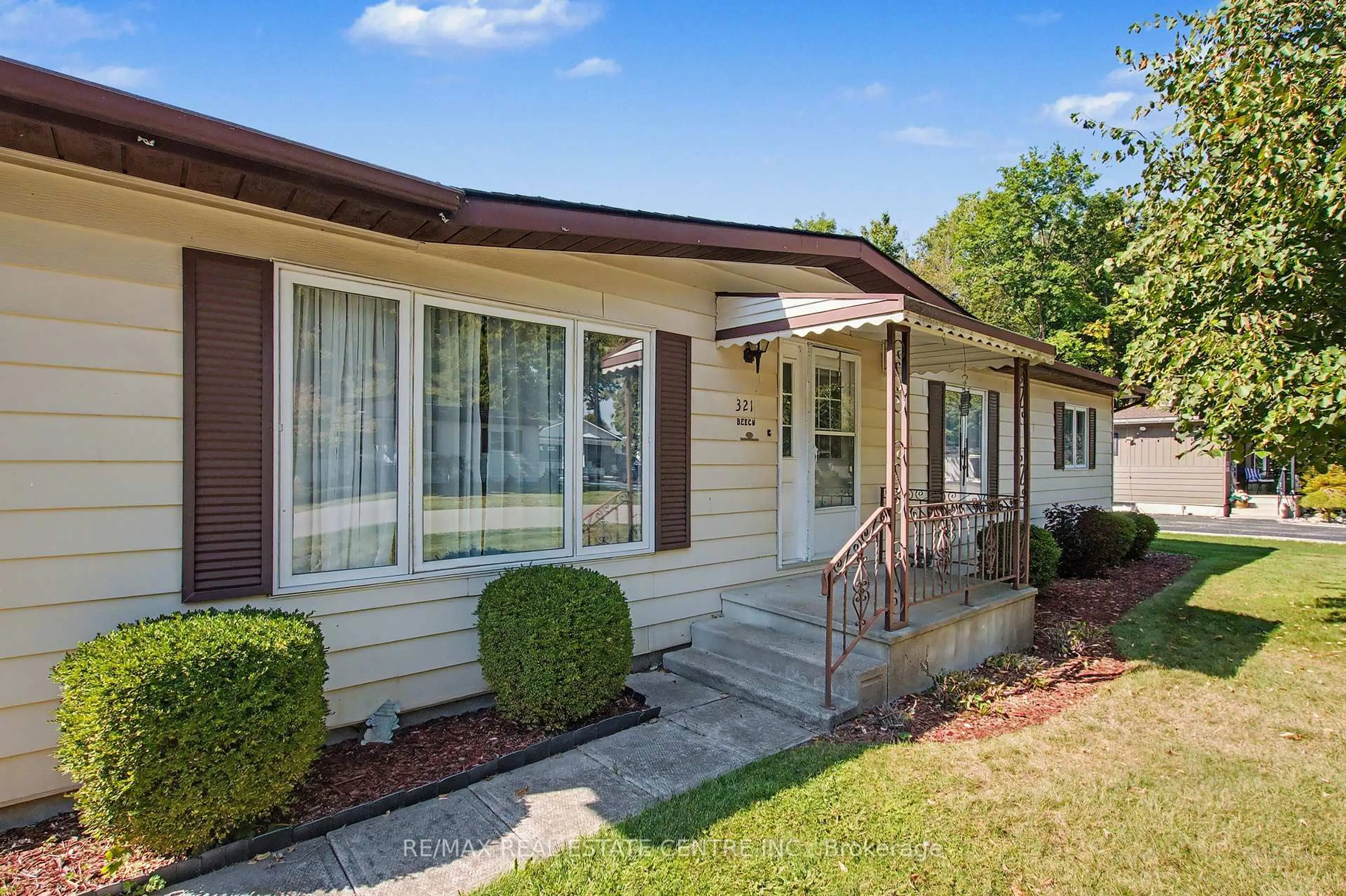 Home with vinyl exterior material, street for 10085 Culloden Rd #321, Bayham Ontario N0J 1H0