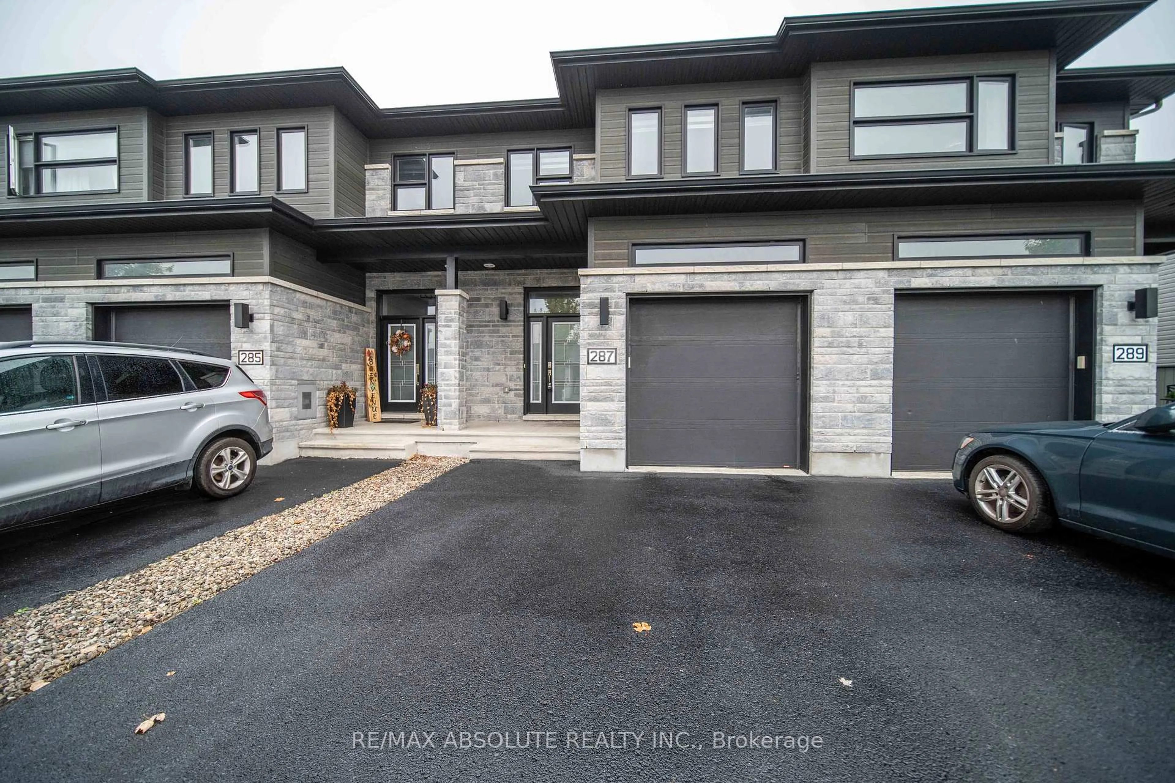 Home with brick exterior material, street for 287 Belfort St, Russell Ontario K0A 1W0