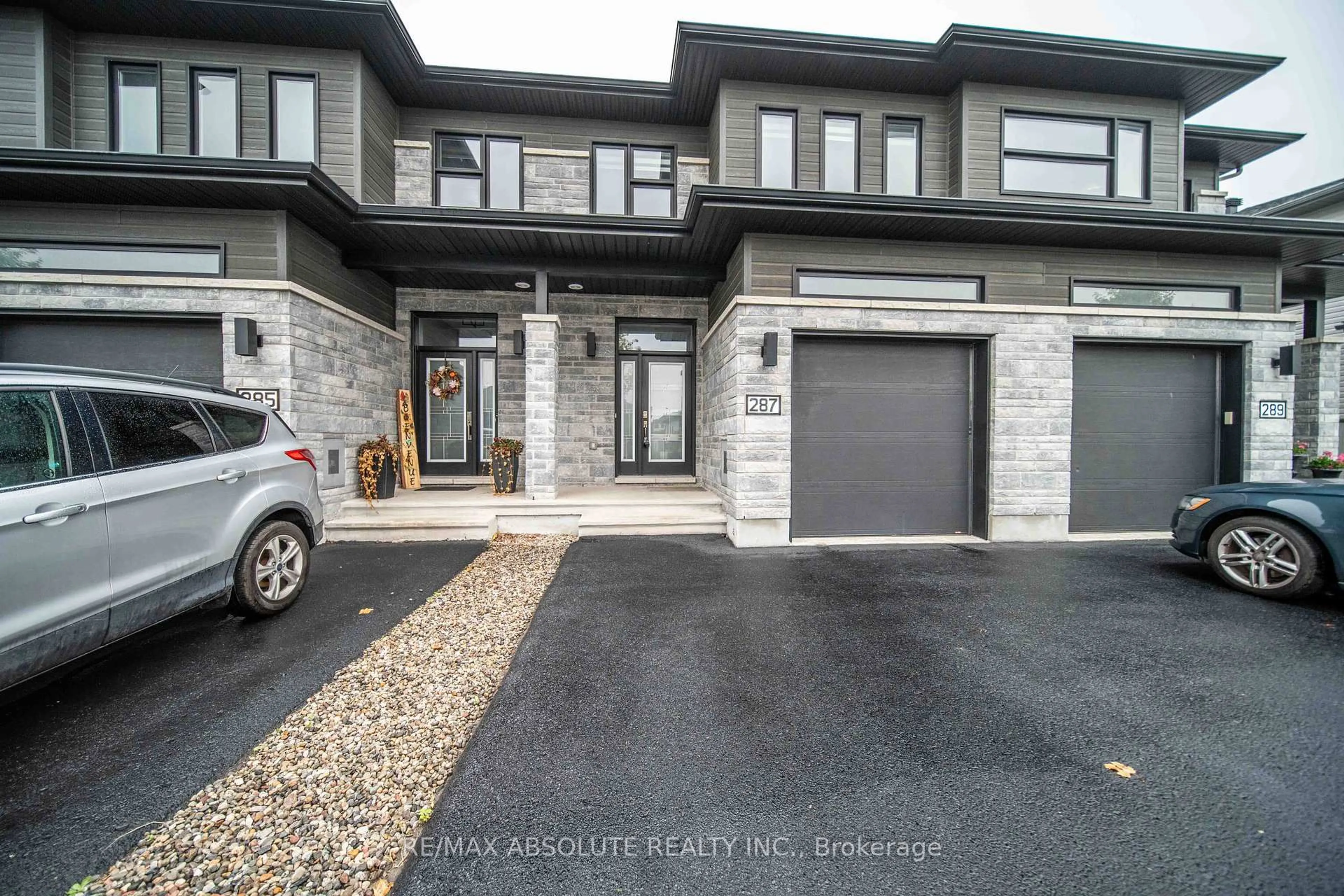 Unknown for 287 Belfort St, Russell Ontario K0A 1W0