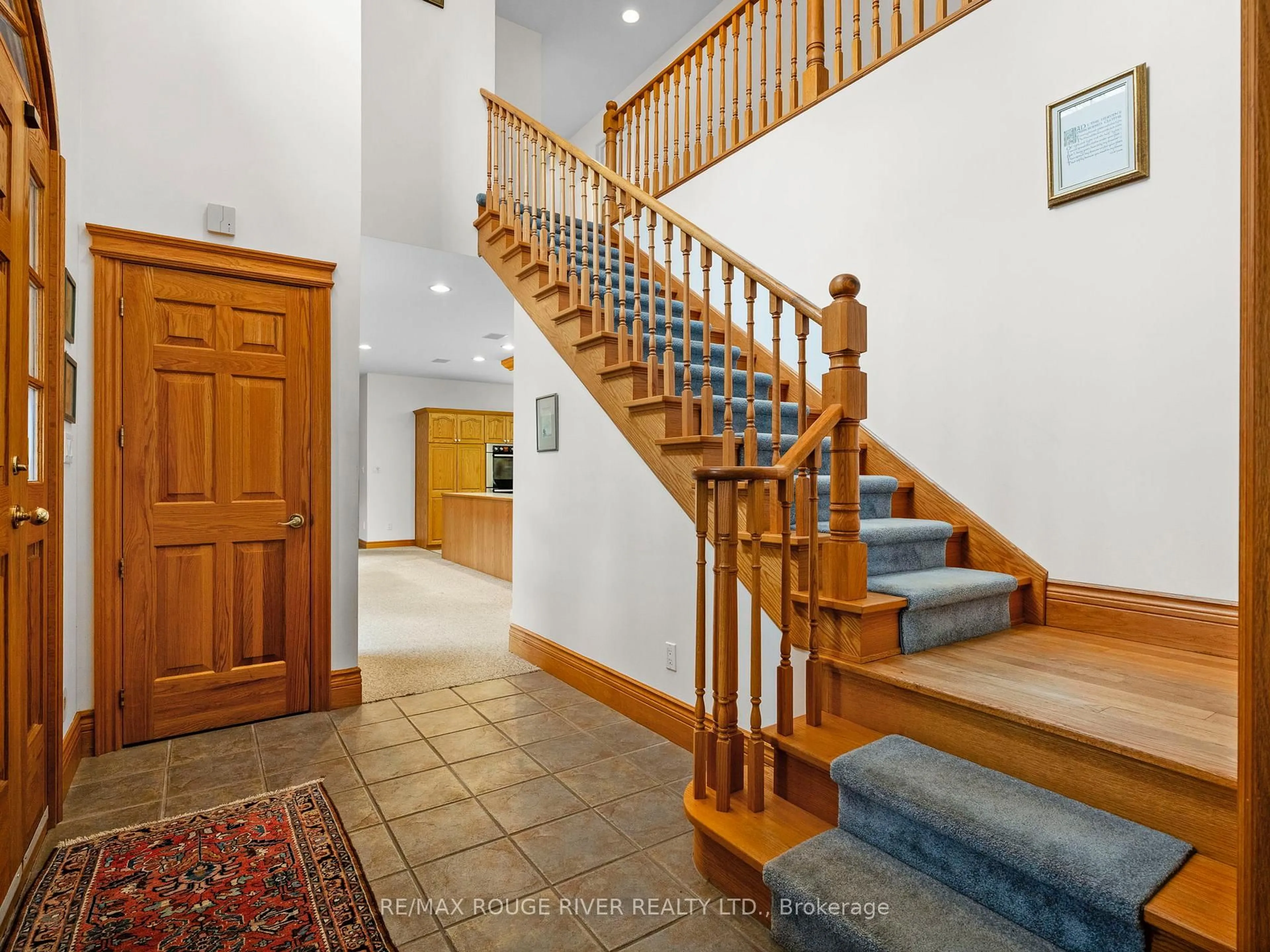 Indoor foyer for 15 MARTIN Rd, Brighton Ontario K0K 1H0