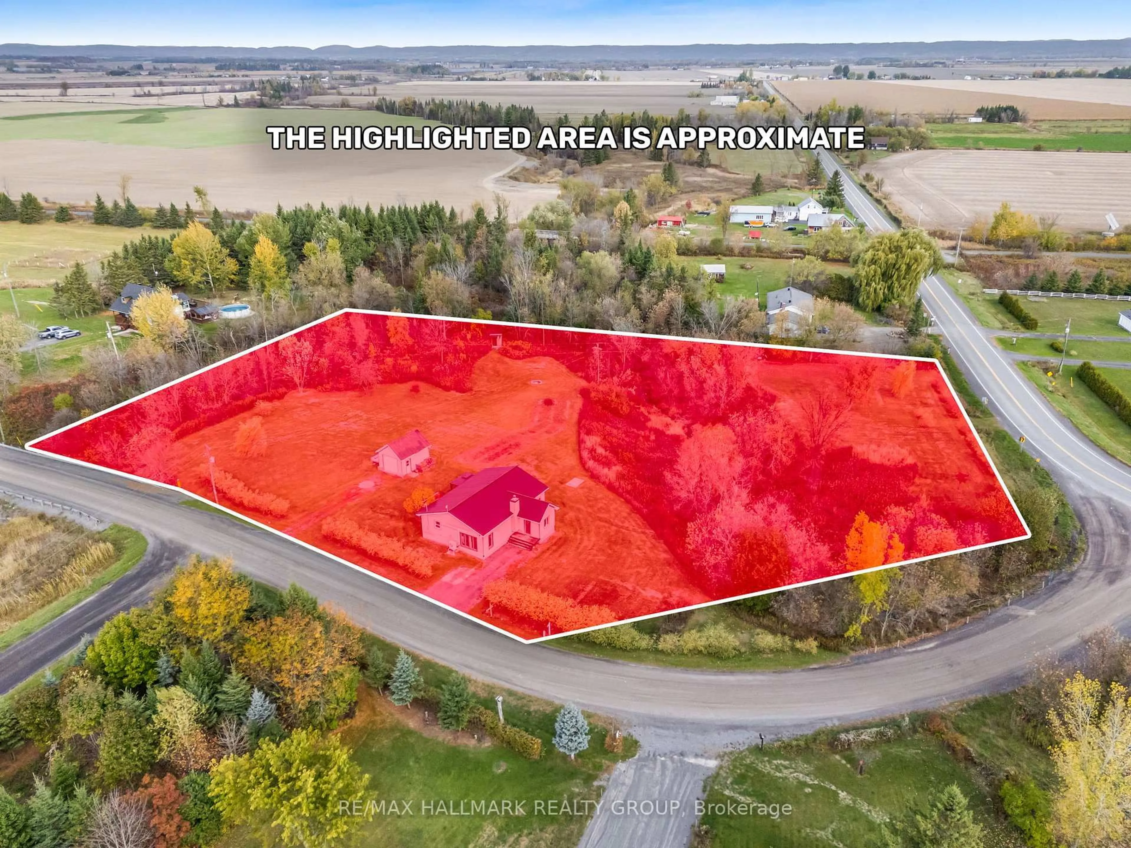 A pic from outside/outdoor area/front of a property/back of a property/a pic from drone, street for 2015 ADANAC Rd, The Nation Ontario K0B 1A0