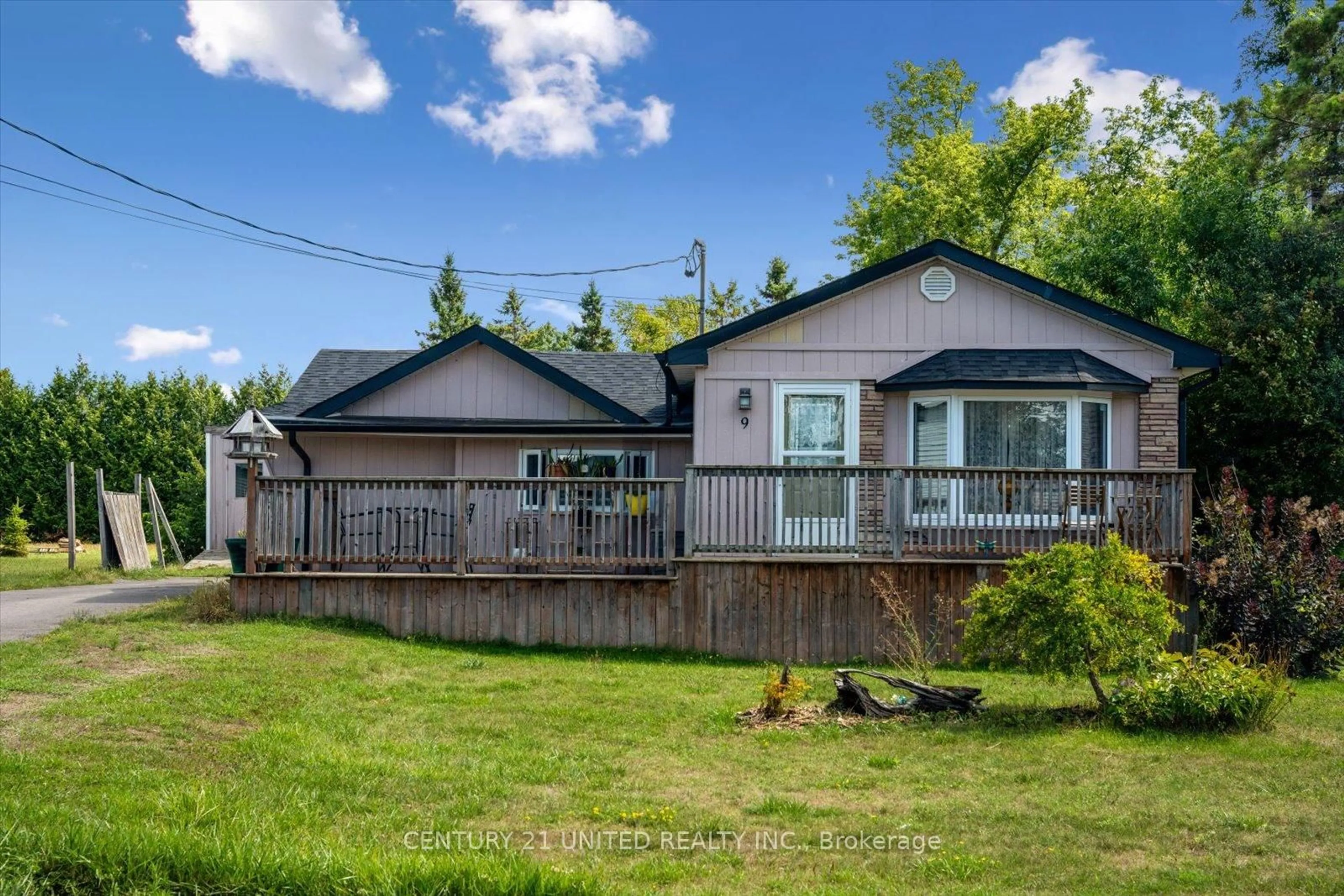 A pic from outside/outdoor area/front of a property/back of a property/a pic from drone, water/lake/river/ocean view for 9 Beverly St, Kawartha Lakes Ontario K9V 4Y8