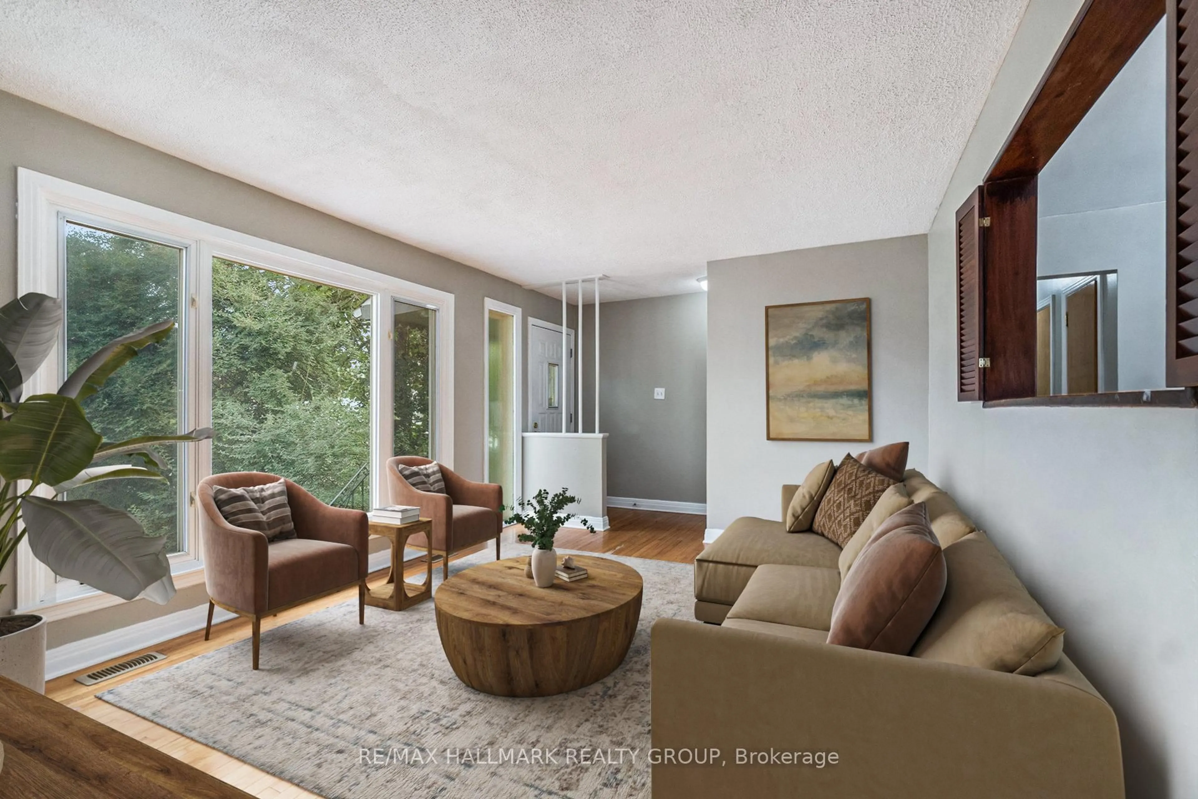 Living room with furniture, unknown for 426 Blake Blvd, Ottawa Ontario K1K 1B1