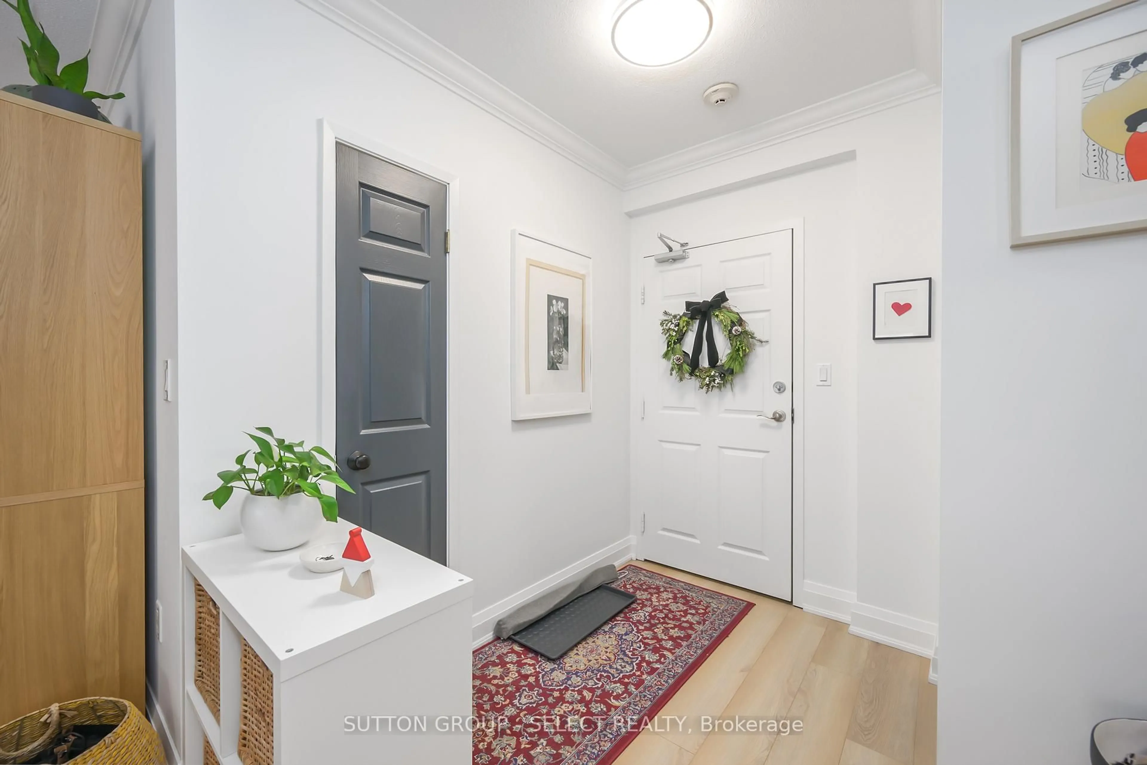 Indoor entryway for 544 Talbot St #903, London East Ontario N6A 0A8