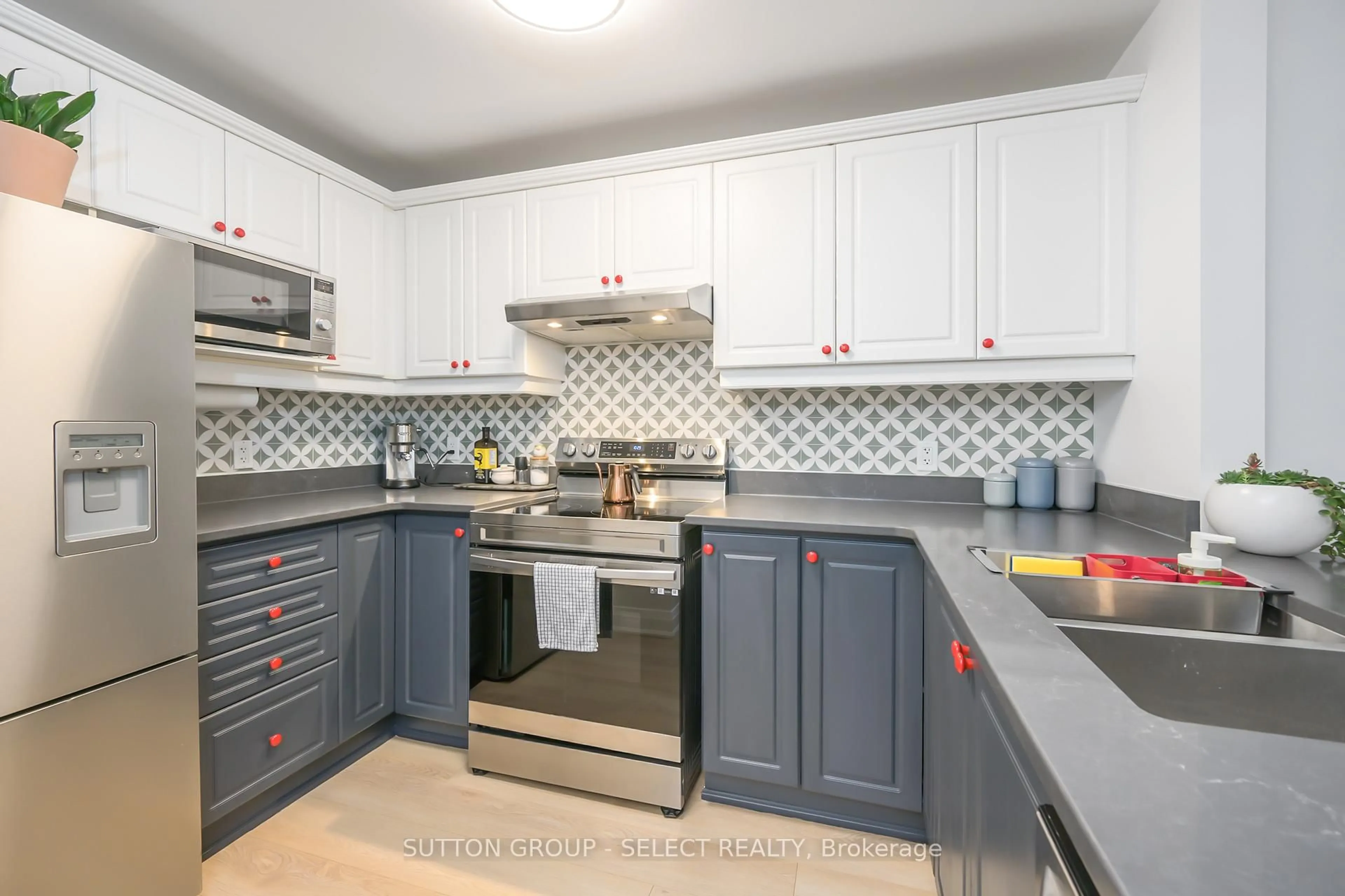 Open concept kitchen, ceramic/tile floor for 544 Talbot St #903, London East Ontario N6A 0A8