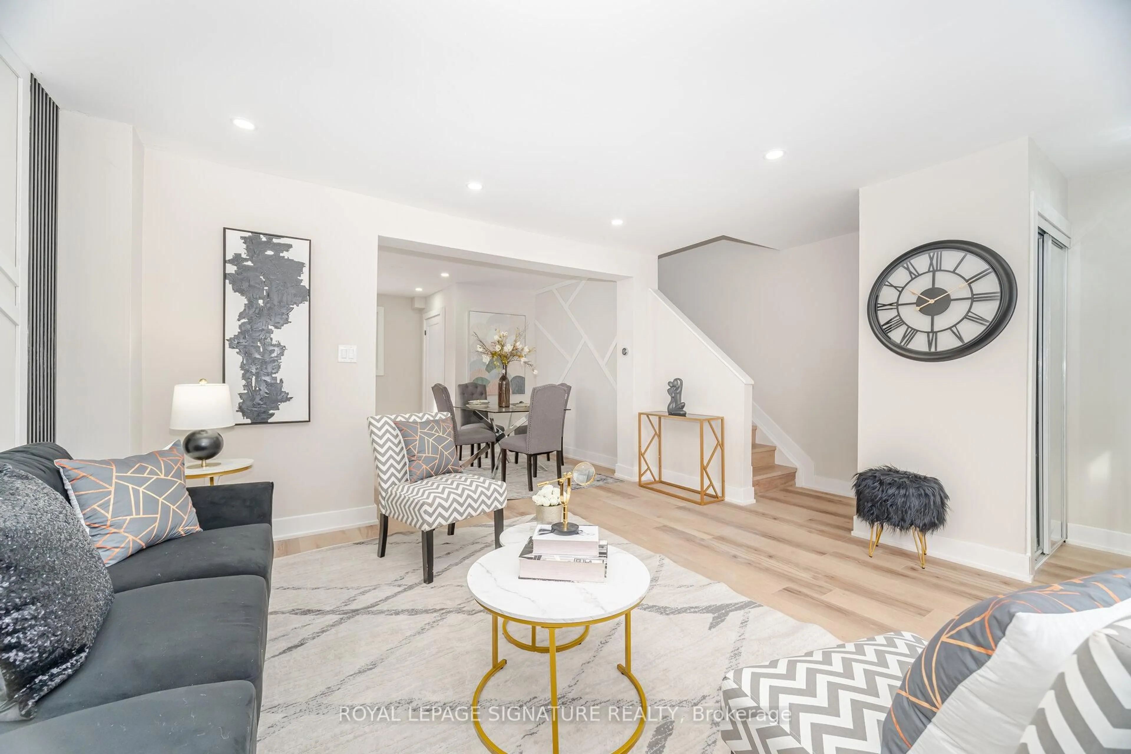 Living room with furniture, unknown for 26 Graywood Rd, Hamilton Ontario L9C 6K4