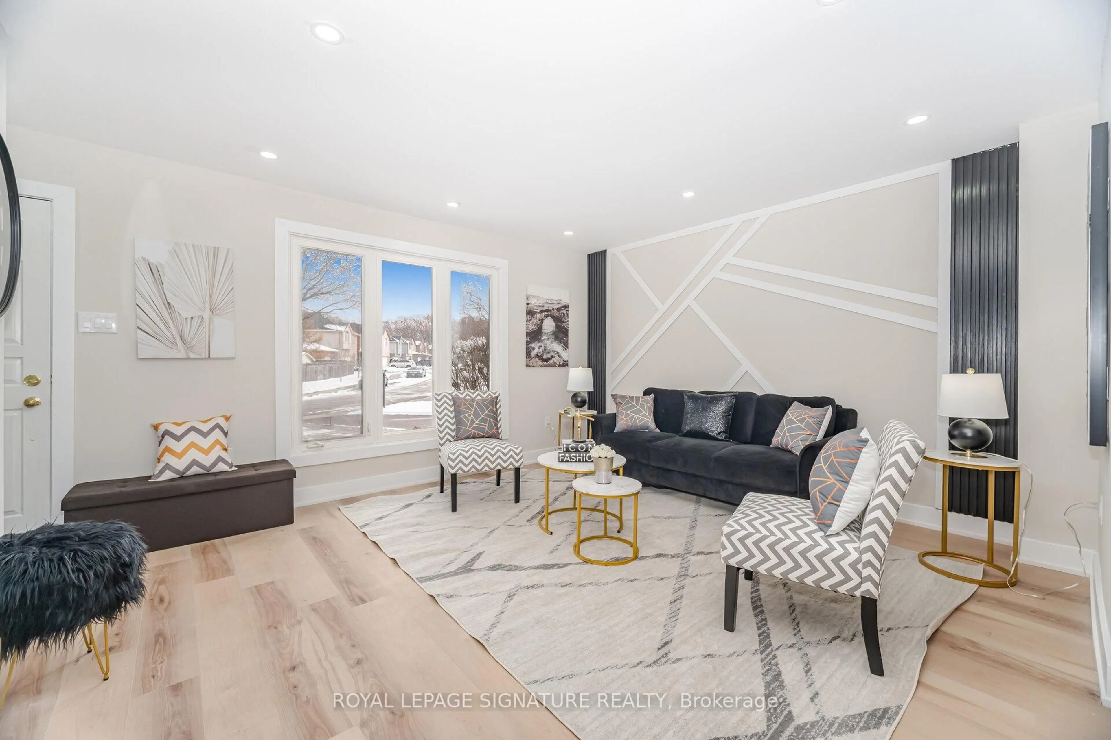 Living room with furniture, wood/laminate floor for 26 Graywood Rd, Hamilton Ontario L9C 6K4