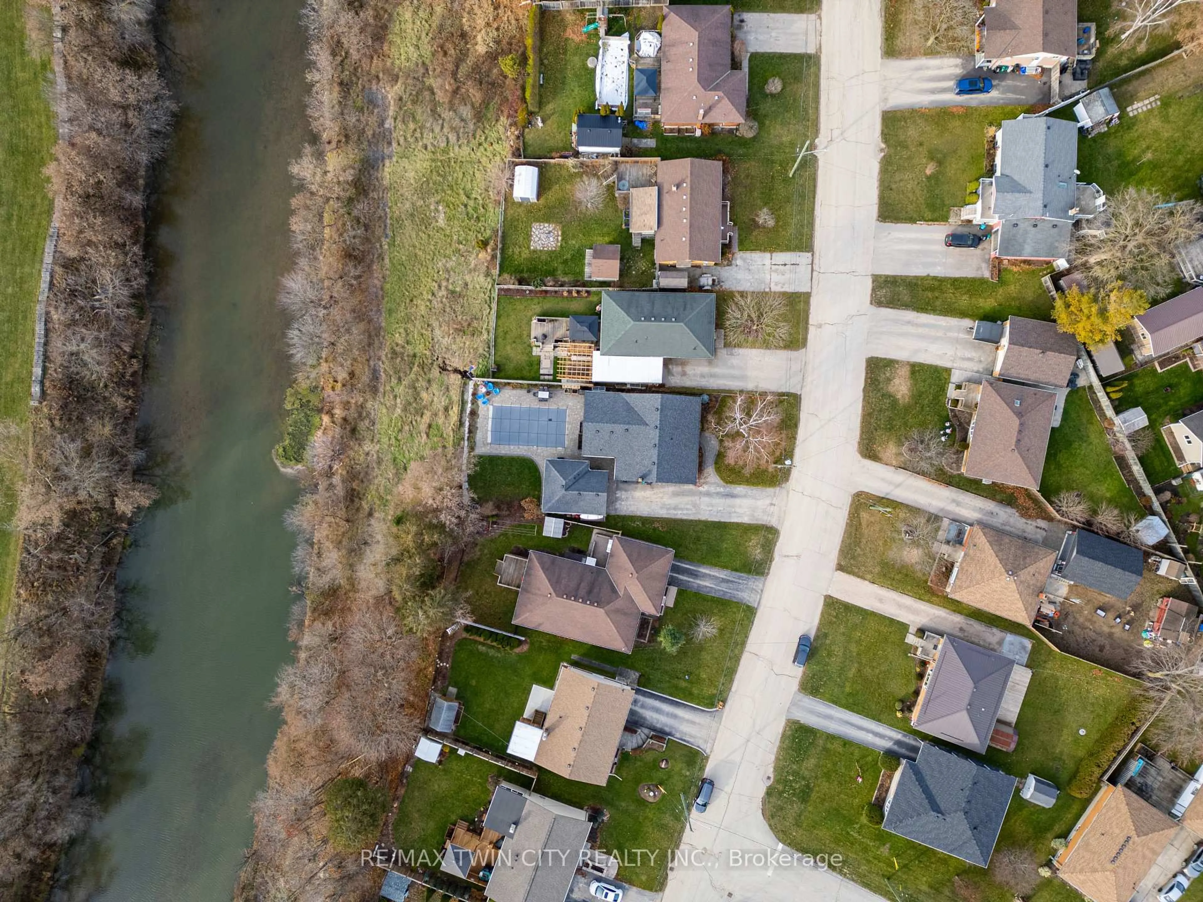 A pic from outside/outdoor area/front of a property/back of a property/a pic from drone, water/lake/river/ocean view for 40 Riverside Dr, Wilmot Ontario N3A 2H6