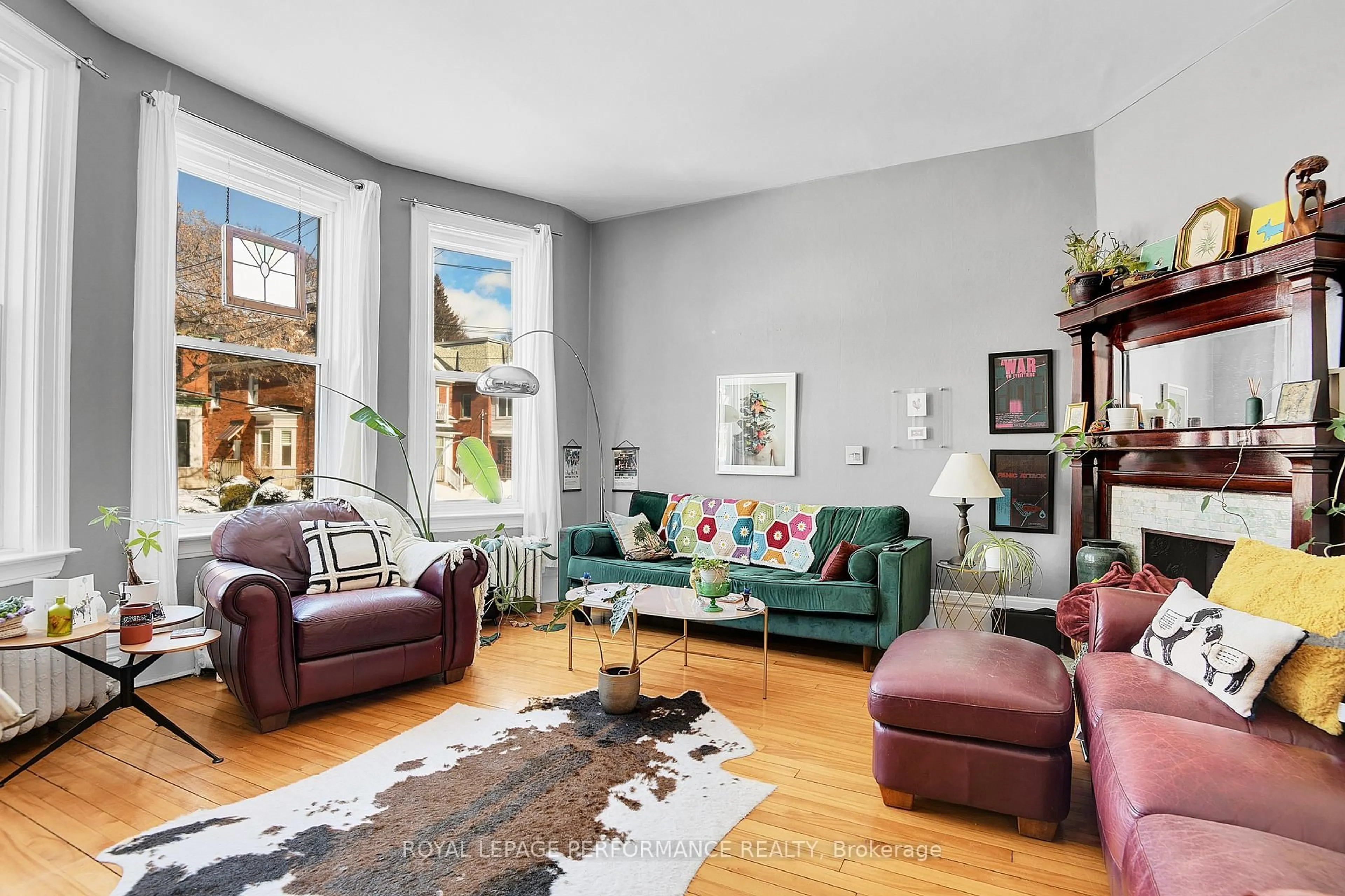 Living room with furniture, unknown for 66 Delaware Ave, Ottawa Ontario K2P 0Z3