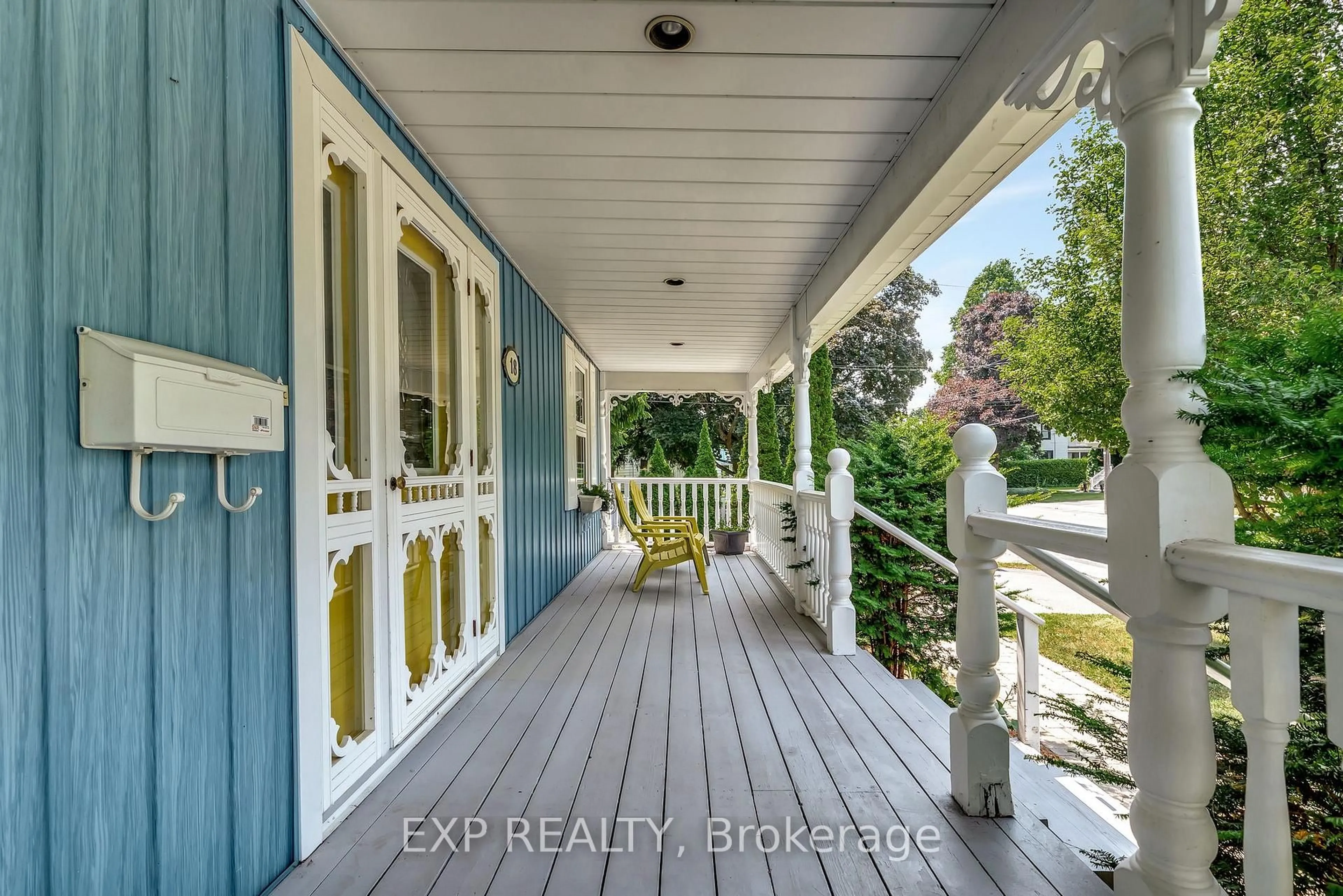 Indoor entryway for 18 Queen St, Prince Edward County Ontario K0K 2T0