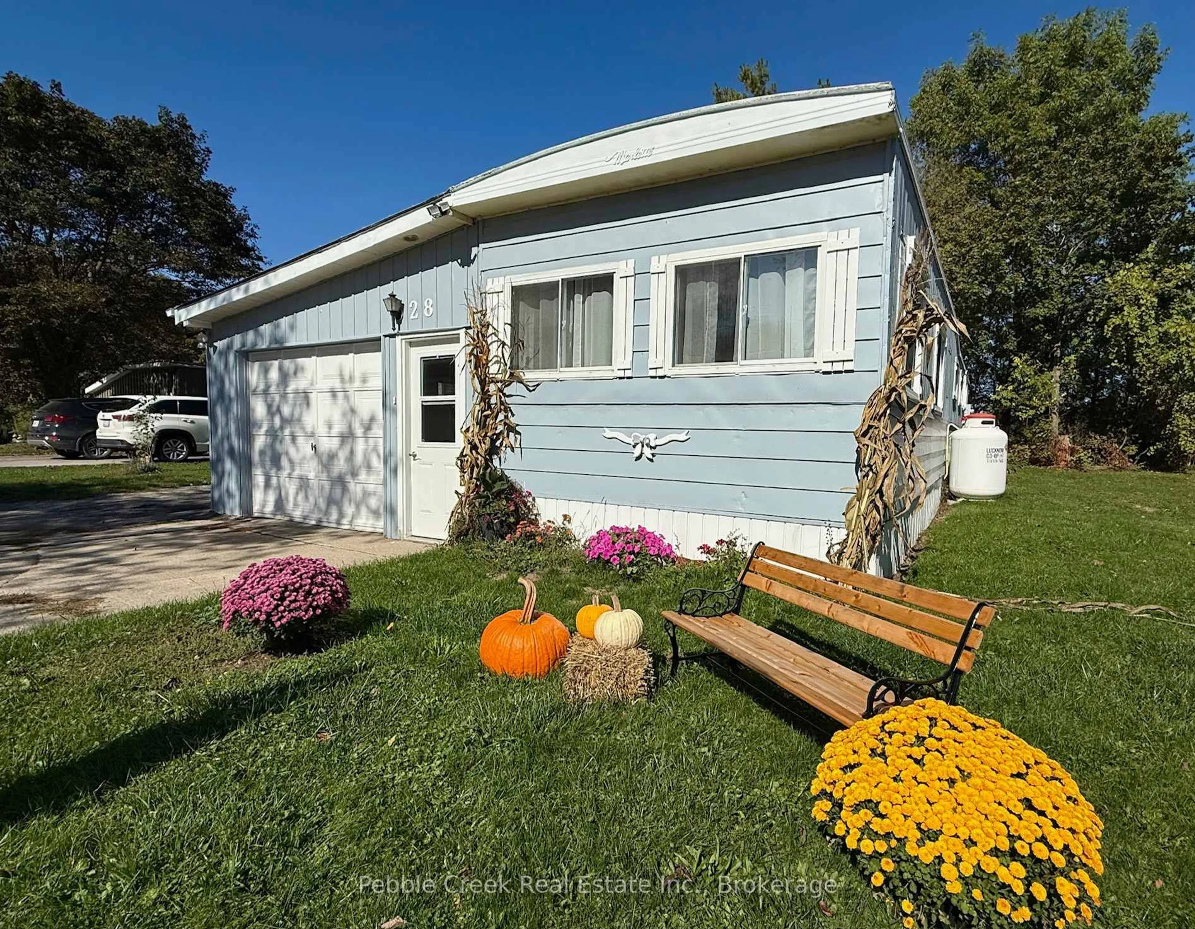 Home with vinyl exterior material, street for 28 Sutton Dr, Ashfield-Colborne-Wawanosh Ontario N7A 3Y3