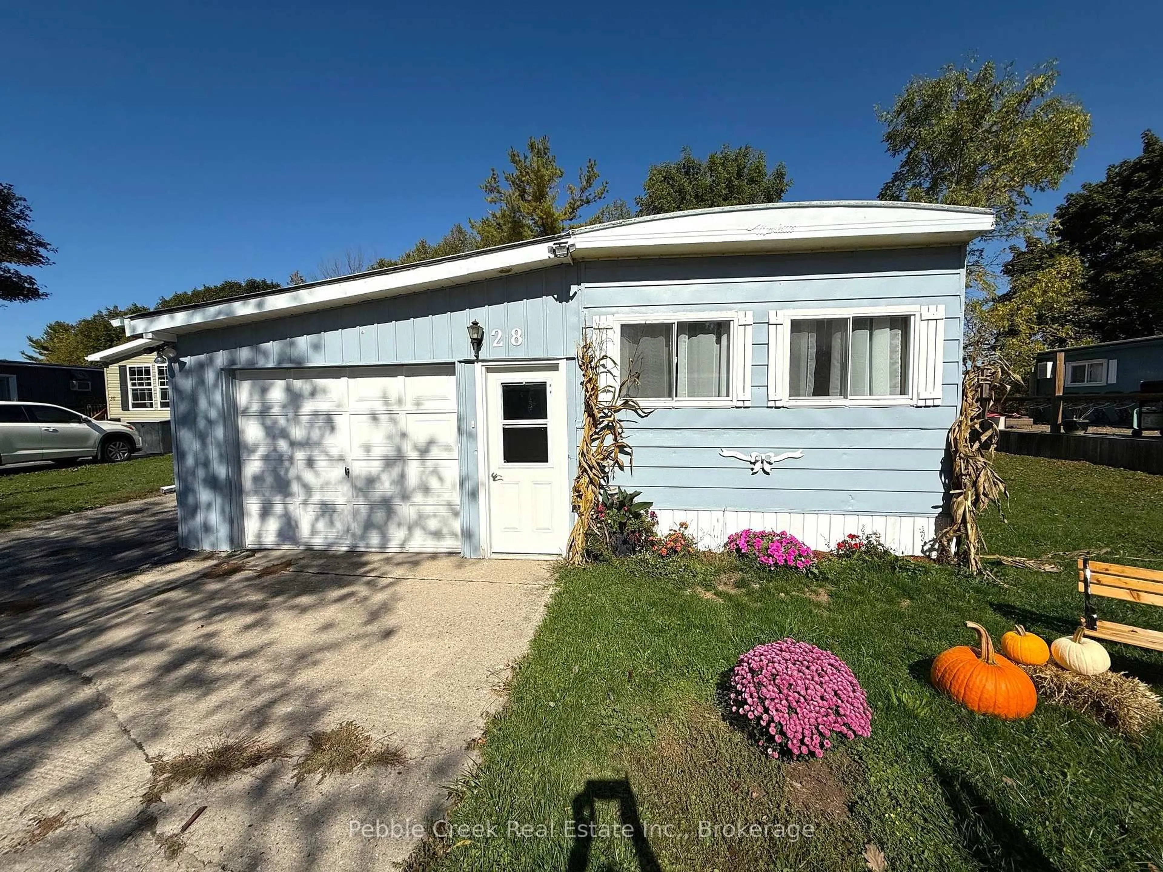 Home with vinyl exterior material, street for 28 Sutton Dr, Ashfield-Colborne-Wawanosh Ontario N7A 3Y3