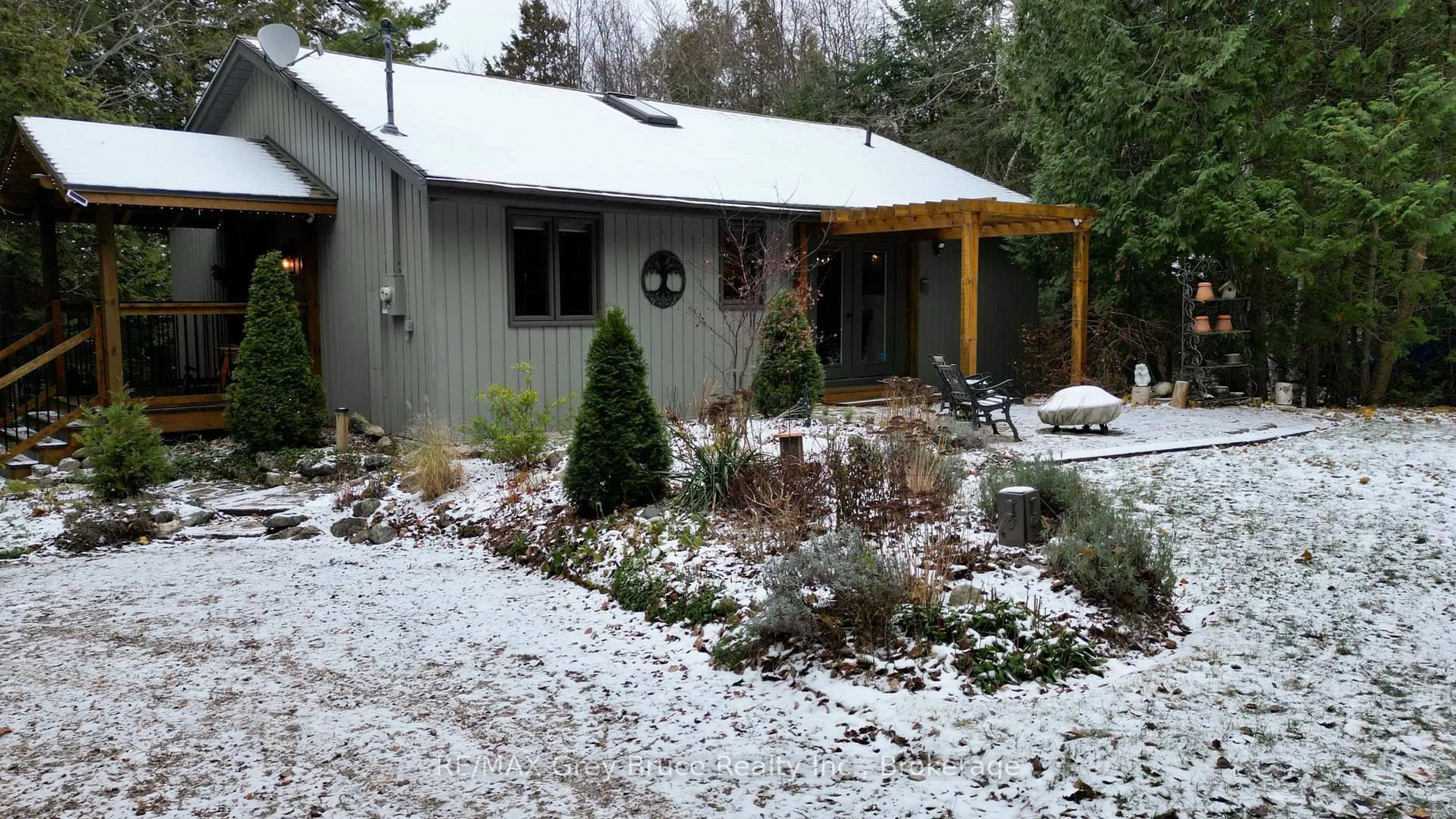 Patio, street for 54 Carter Rd, Northern Bruce Peninsula Ontario N0H 1W0