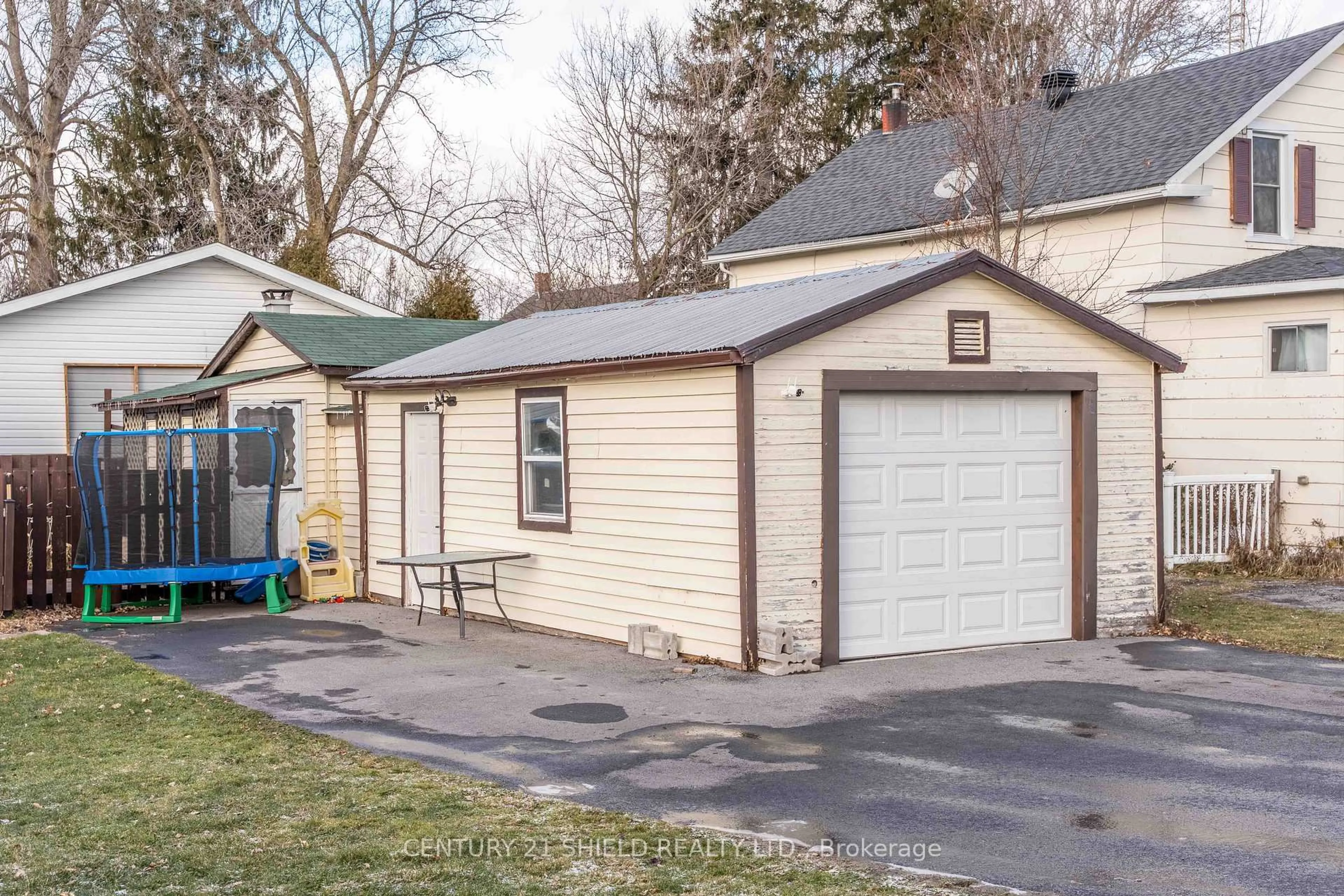 Unknown for 29 Oak St, South Glengarry Ontario K0C 1N0