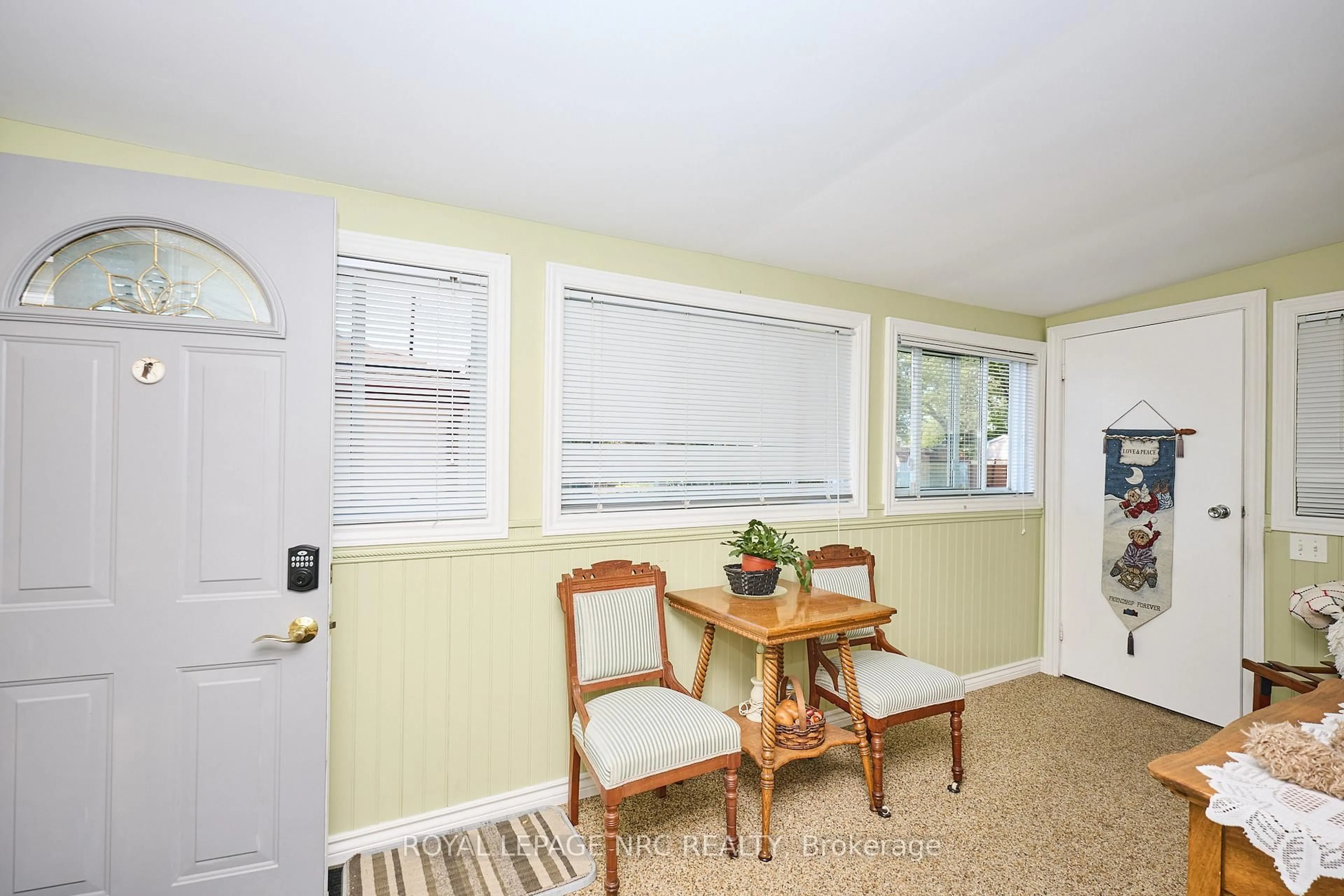 Unknown for 4013 Welland St, Niagara Falls Ontario L2G 6J7