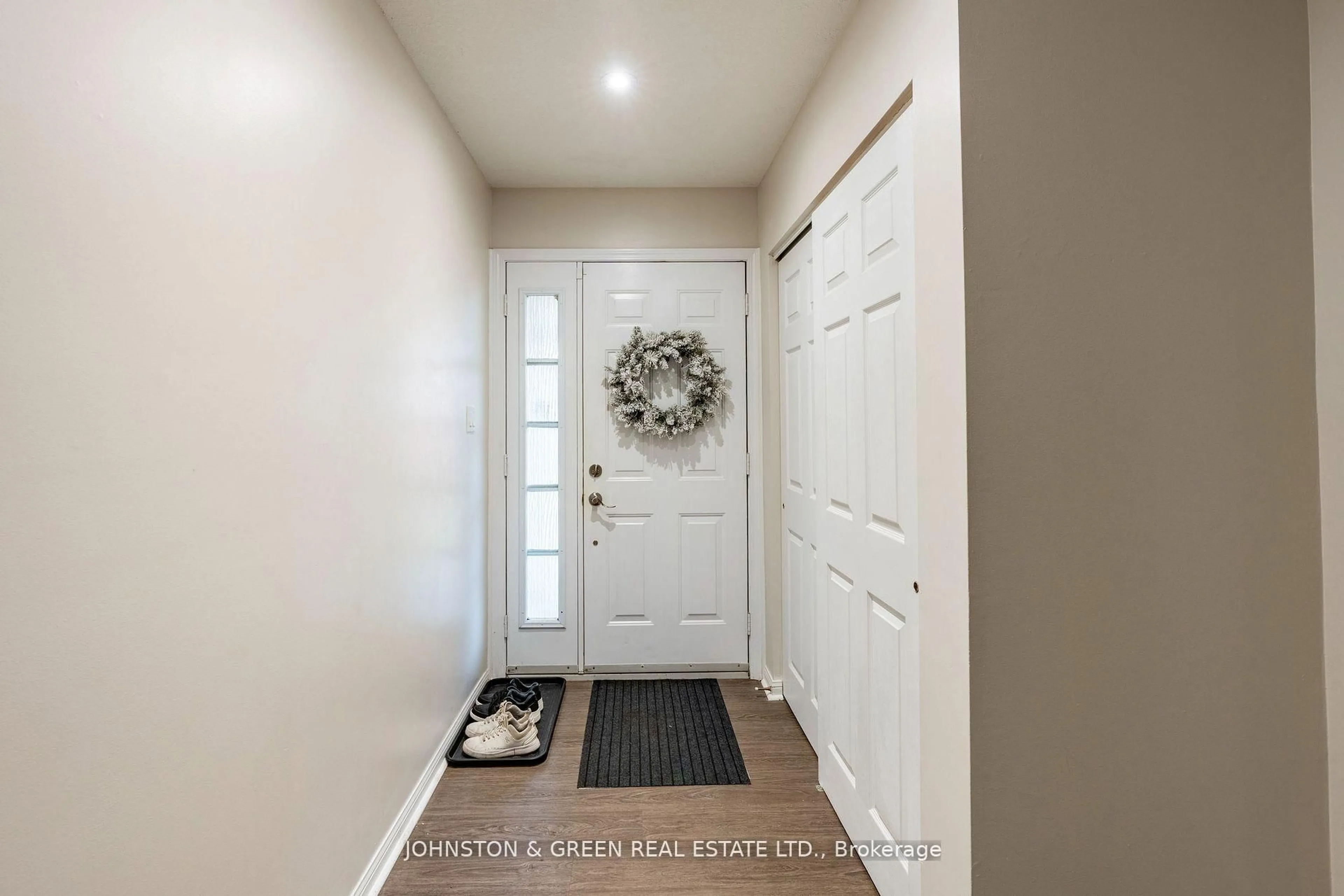 Indoor entryway for 268 Keewatin Ave, Kitchener Ontario N2B 3W4
