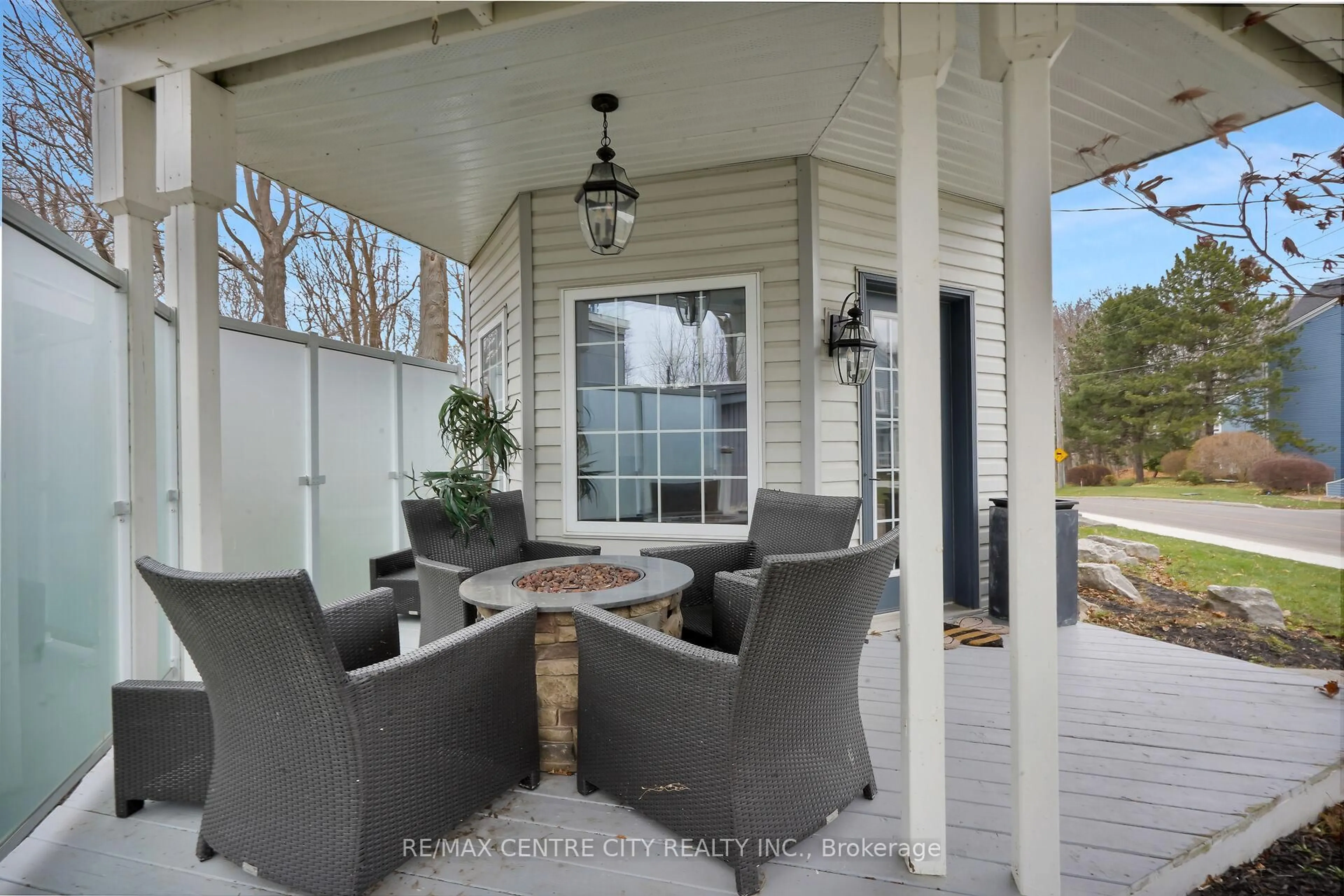 Patio, water/lake/river/ocean view for 379 Front St, Central Elgin Ontario N5L 1G2