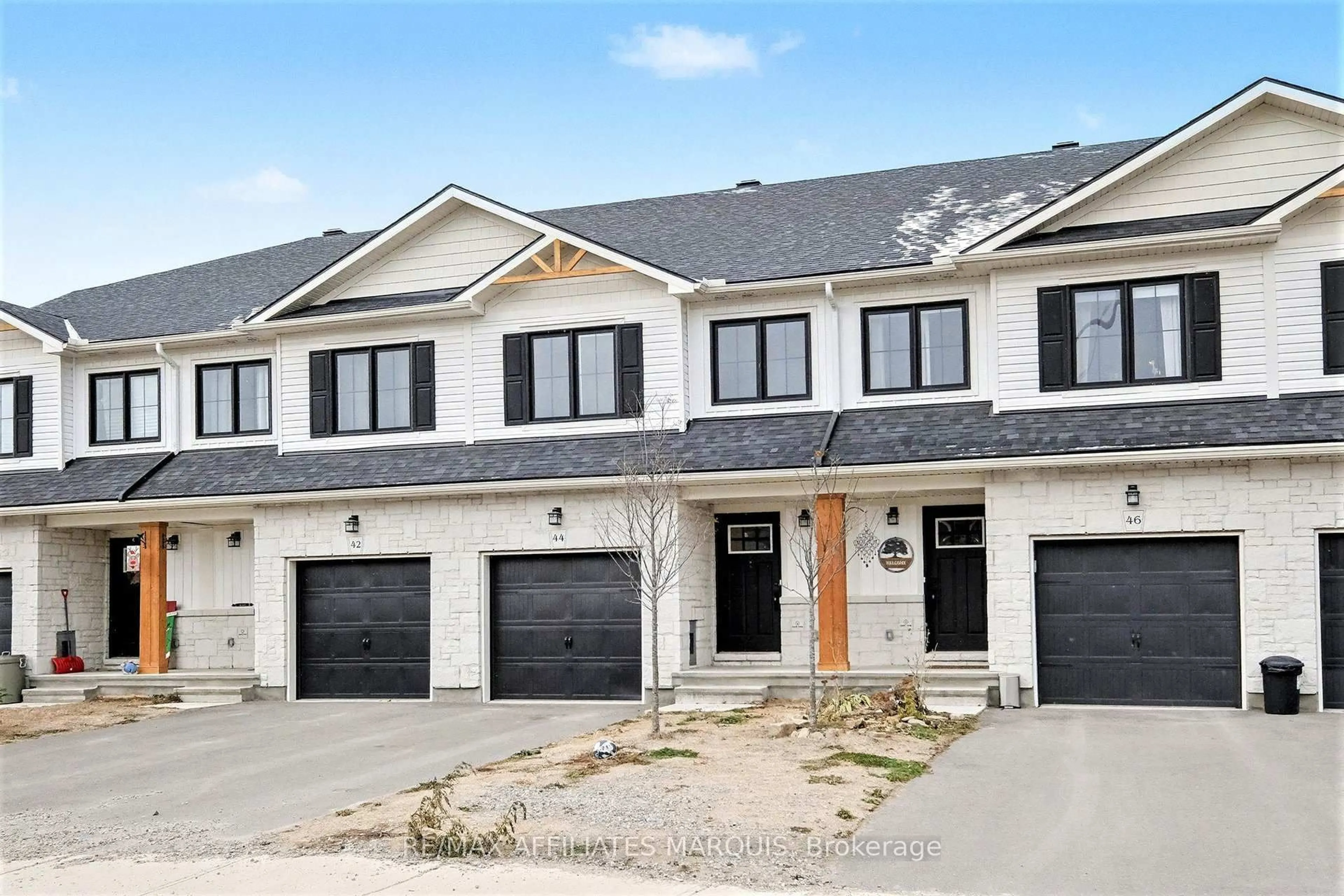 Home with vinyl exterior material, street for 44 WHITCOMB Cres, Smiths Falls Ontario K7A 0C0