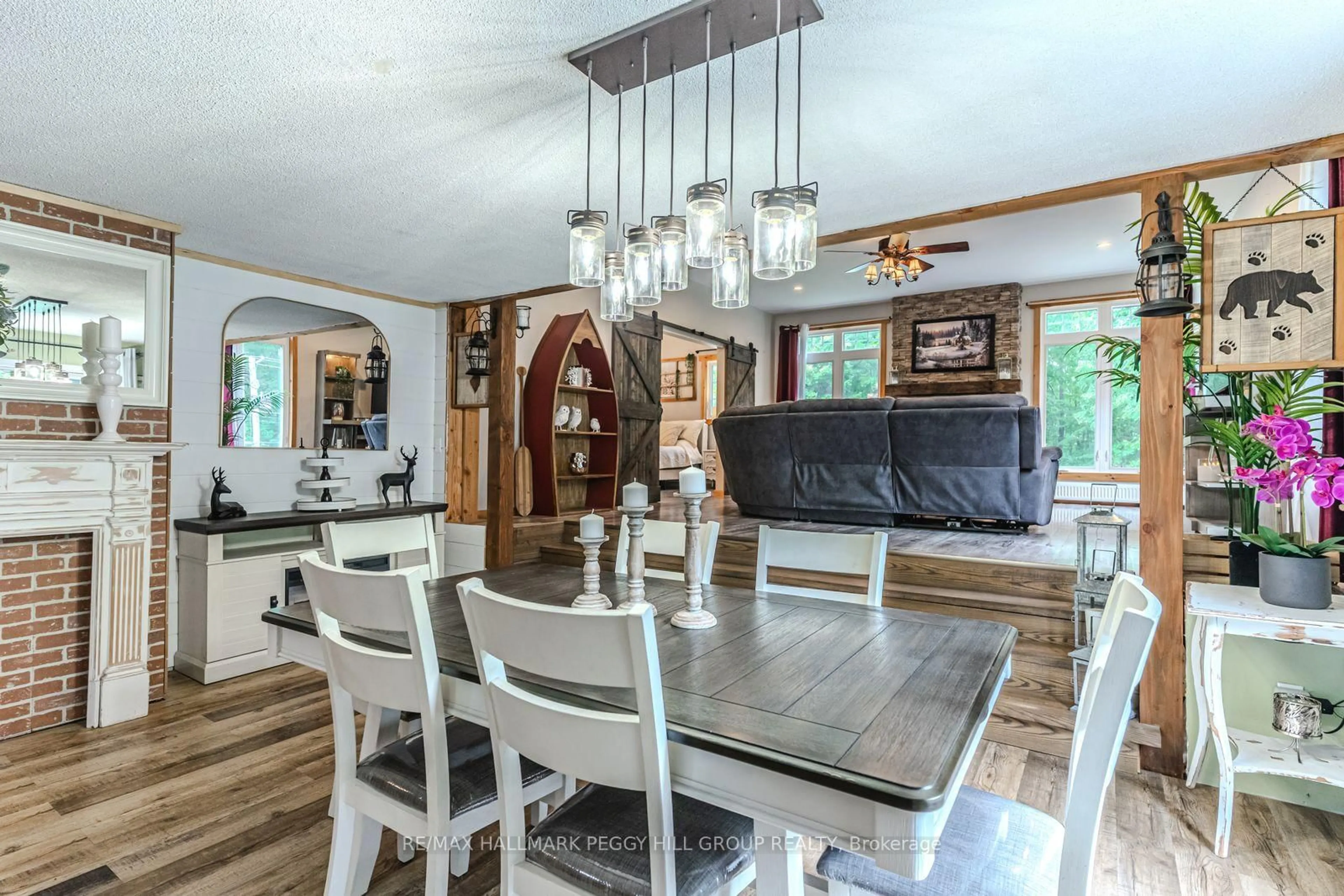Dining room, wood/laminate floor for 1450 Beiers Rd, Gravenhurst Ontario P0E 1G0