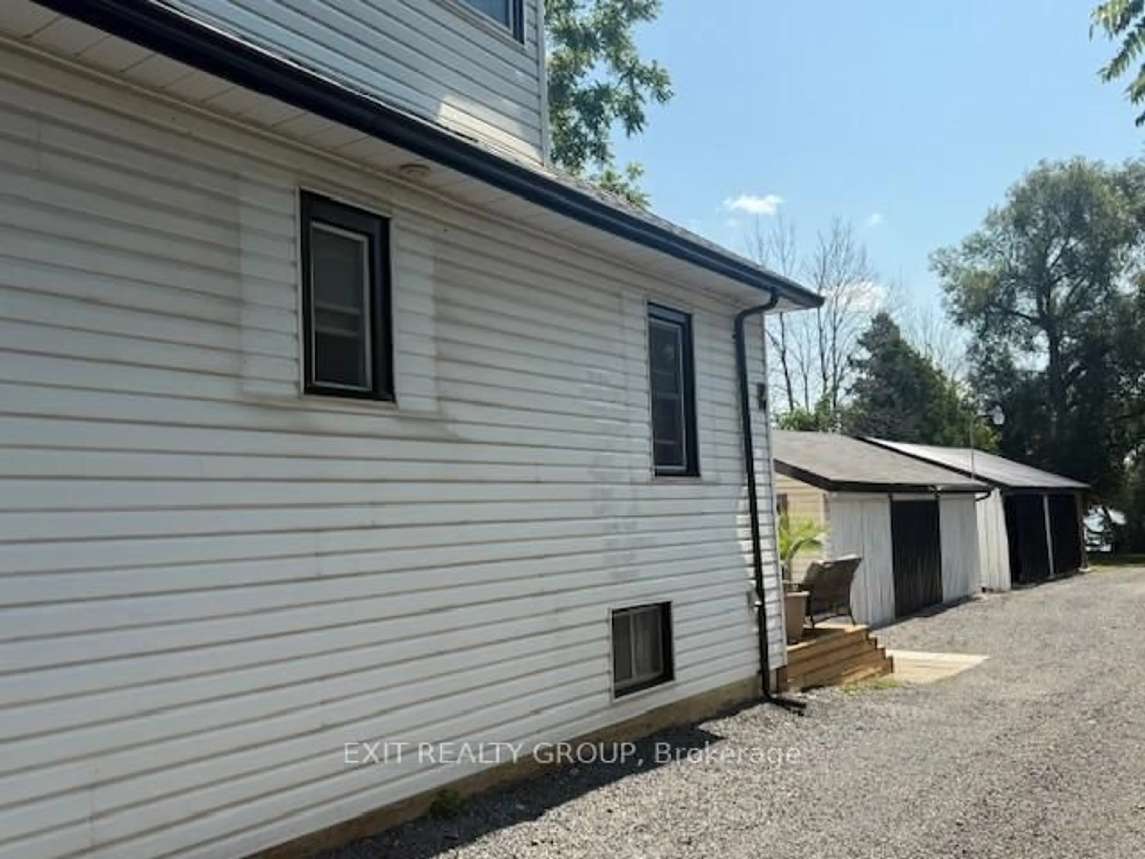 Home with vinyl exterior material, building for 550 Old Highway 2, Quinte West Ontario K8V 5P5