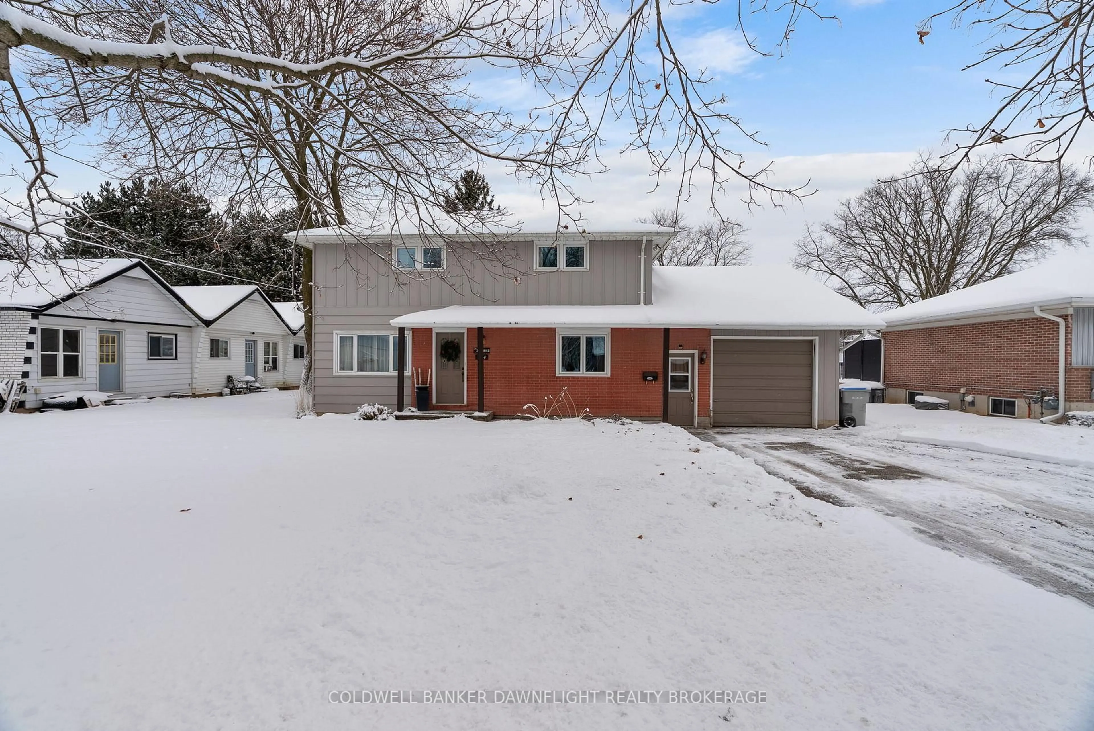 Unknown for 164 Oxford St, Bluewater Ontario N0M 1X0