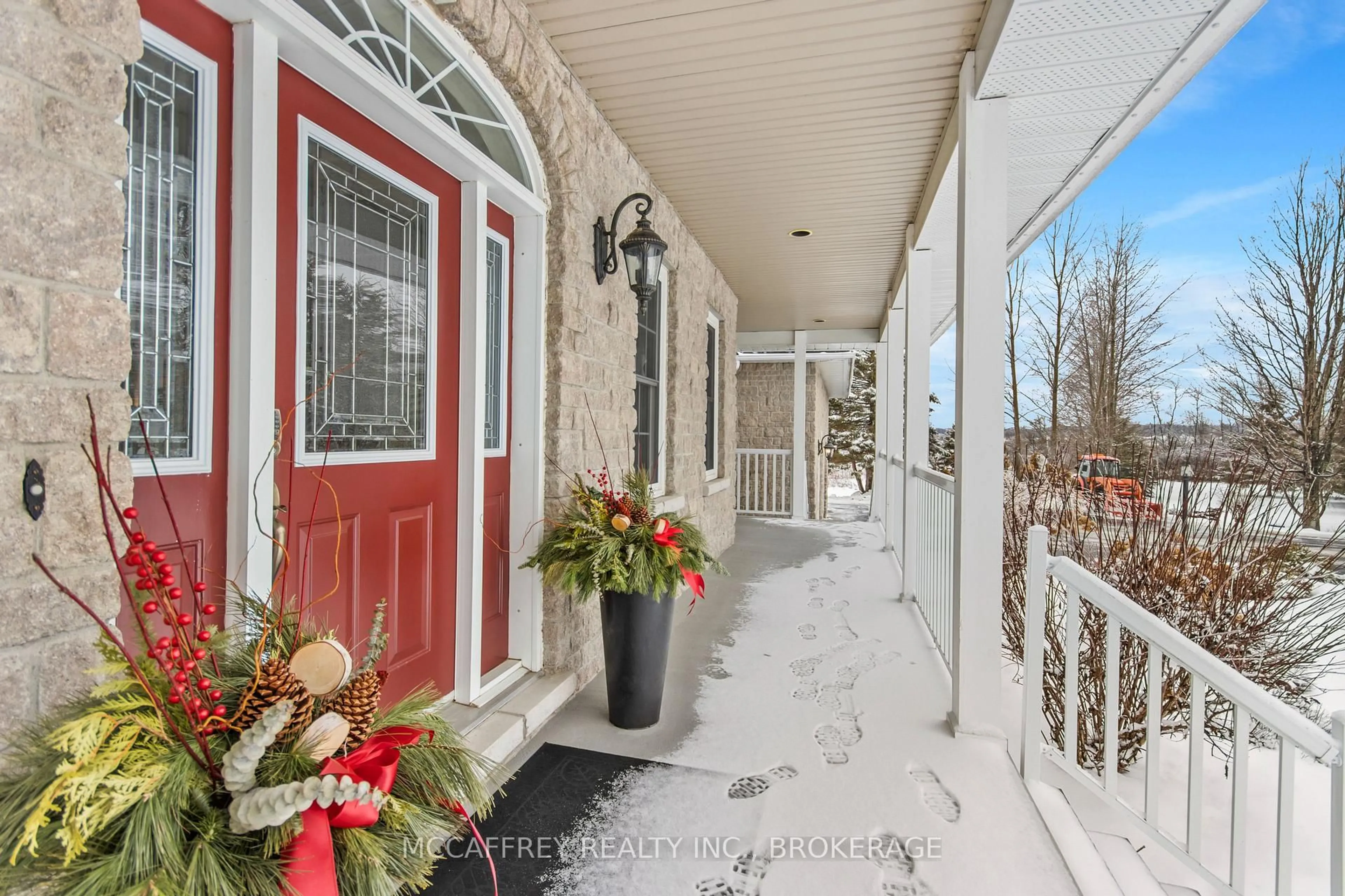 Indoor entryway for 888 COUNTY ROAD 8 Rd, Napanee Ontario K7R 3K6