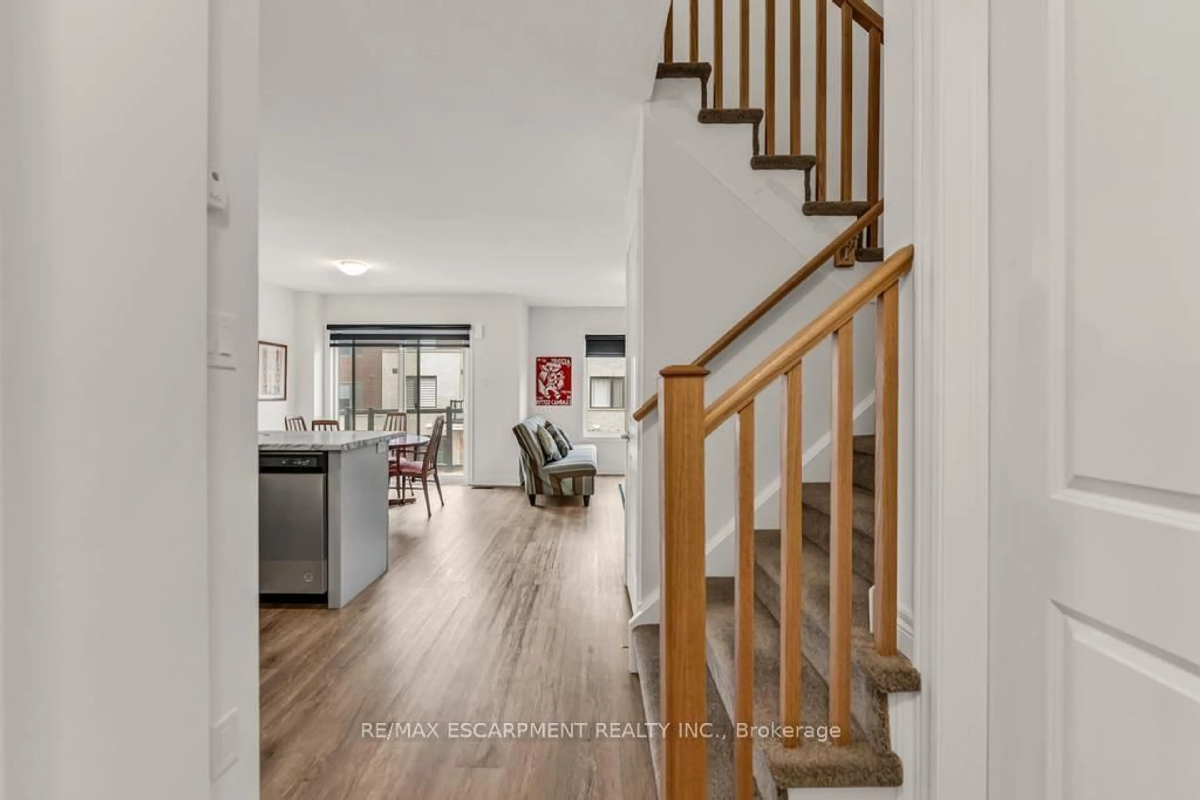 Indoor entryway for 68 Dryden Lane, Hamilton Ontario L8H 0B6