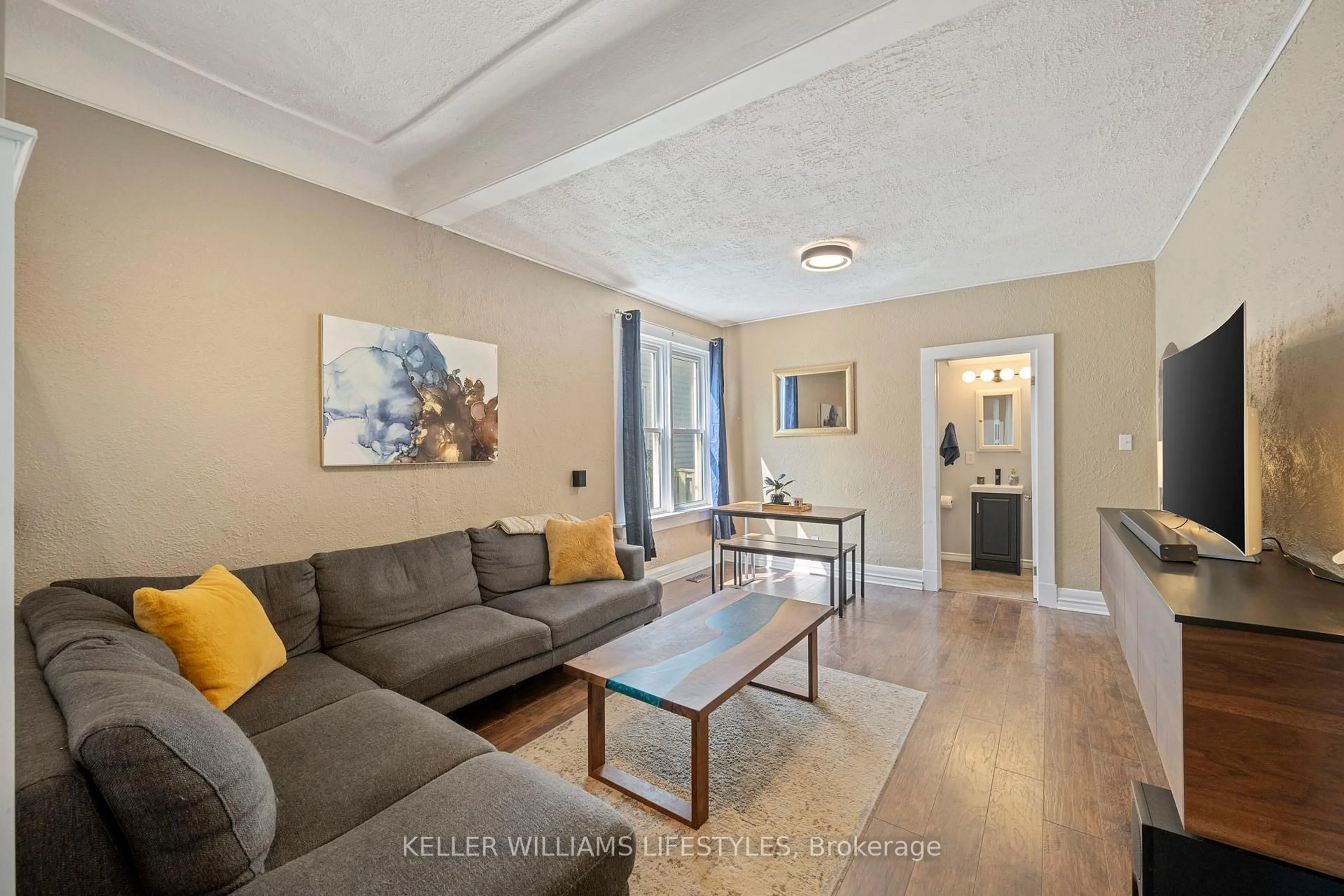 Living room with furniture, unknown for 57 Bedford Rd, London East Ontario N5Y 1Z5