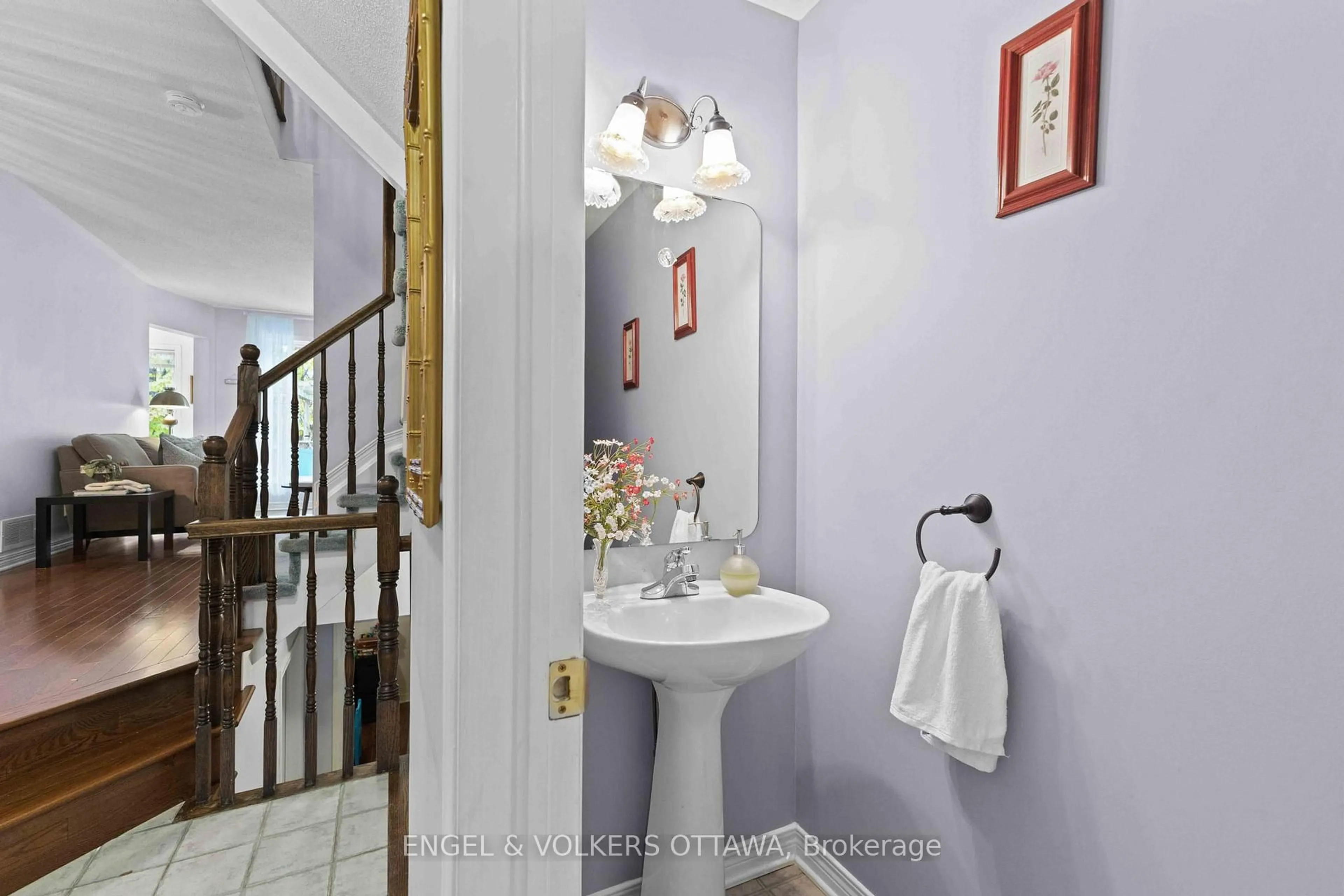 Unknown for 21 Kimberwick Cres, Ottawa Ontario K1V 1K6