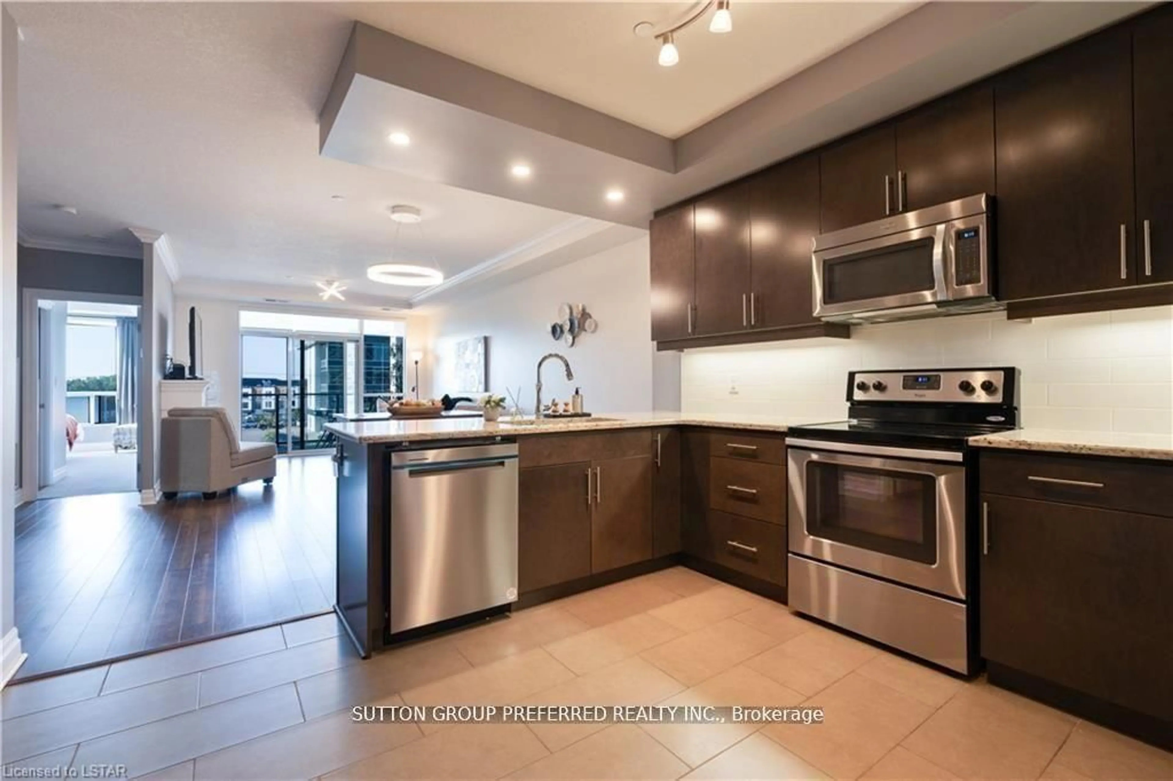 Open concept kitchen, ceramic/tile floor for 260 Villagewalk Blvd #308, London North Ontario N6G 0W6