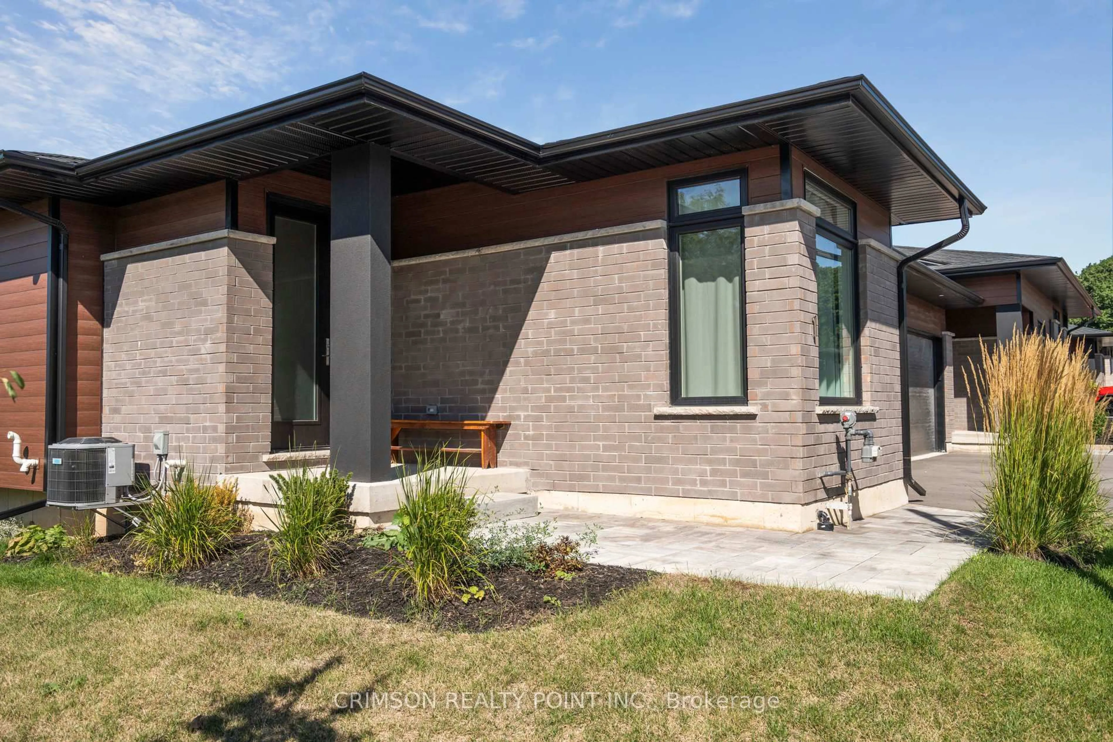 Home with brick exterior material, street for 300 Richmond St #1, Thorold Ontario L2V 5B9
