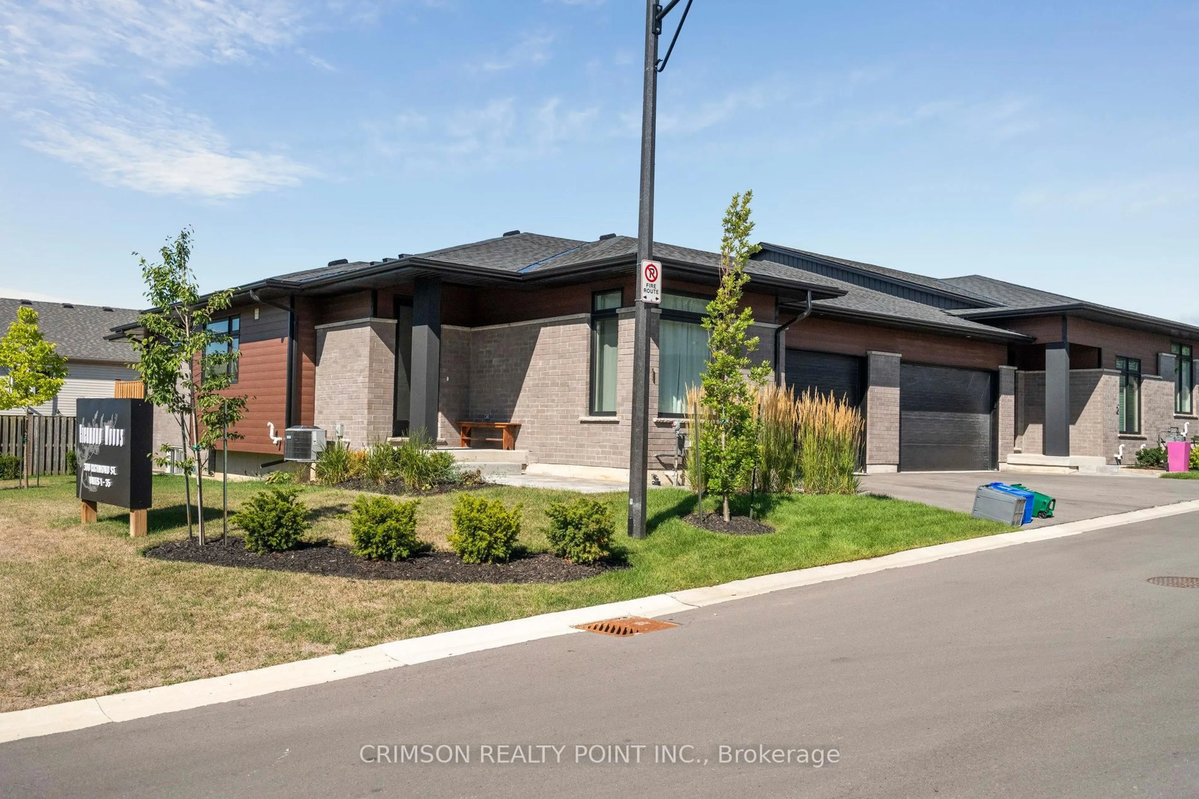 Home with brick exterior material, street for 300 Richmond St #1, Thorold Ontario L2V 5B9