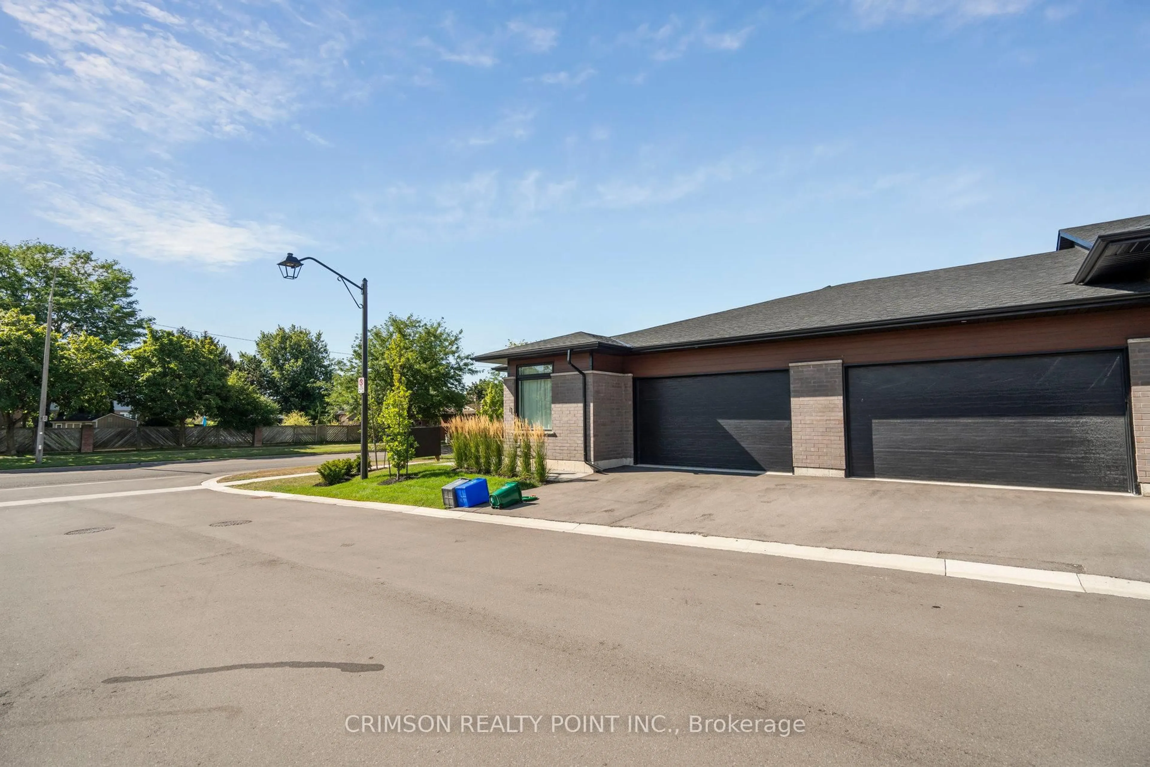 Unknown for 300 Richmond St #1, Thorold Ontario L2V 5B9