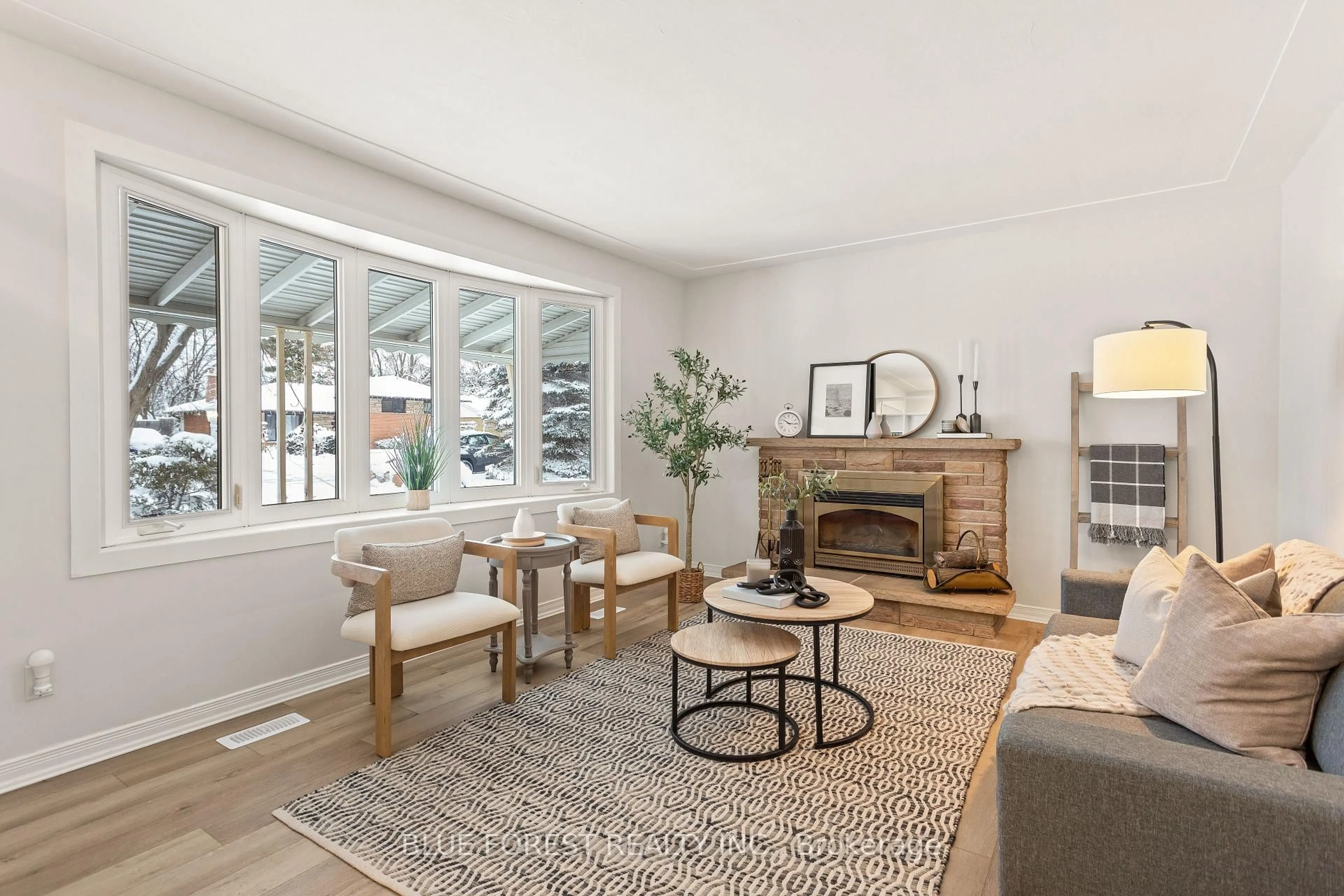 Living room with furniture, unknown for 115 Honeysuckle Cres, London East Ontario N5Y 4P5