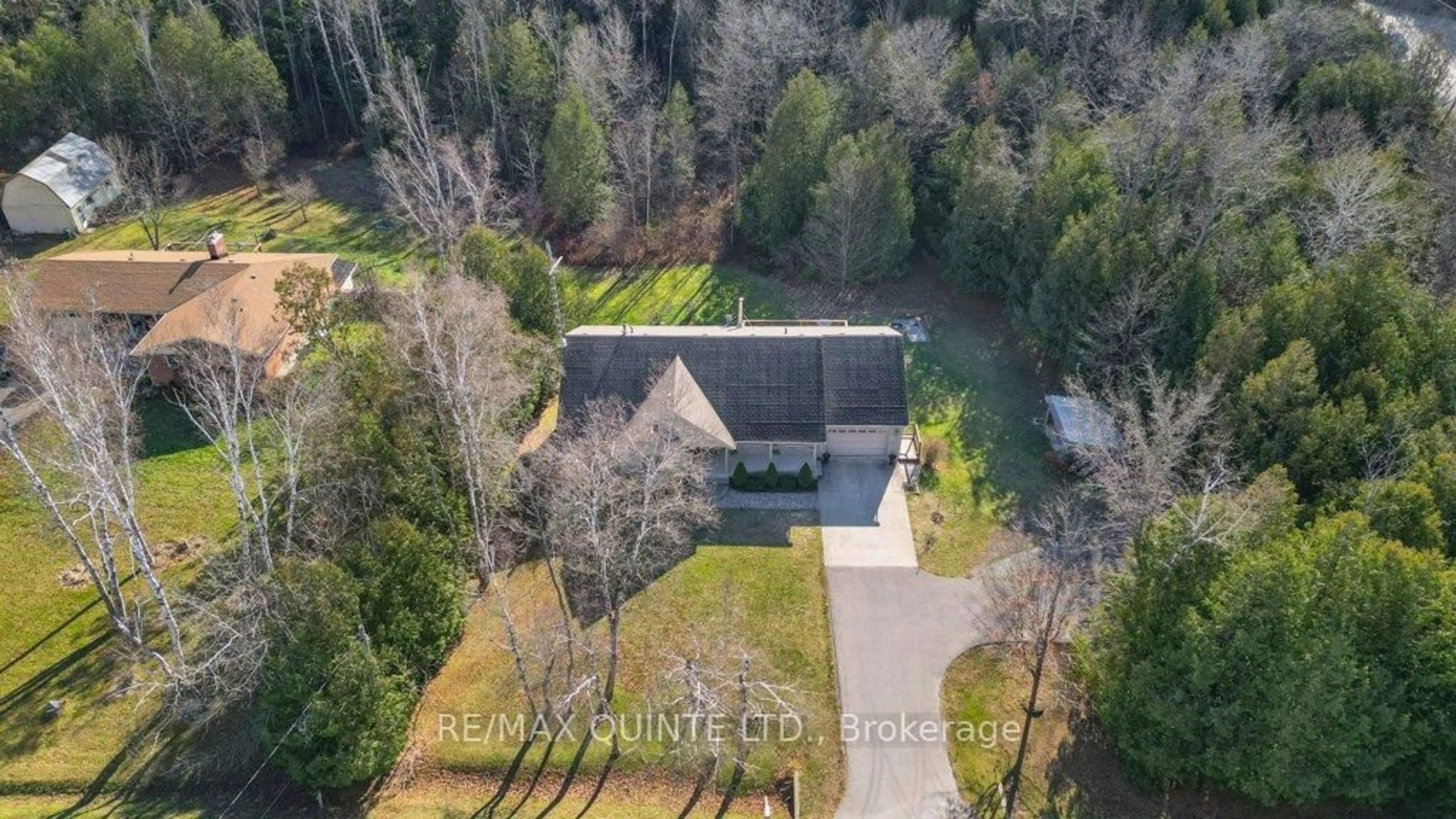 A pic from outside/outdoor area/front of a property/back of a property/a pic from drone, unknown for 16845 Telephone Rd, Ingleside Ontario K8V 5P4