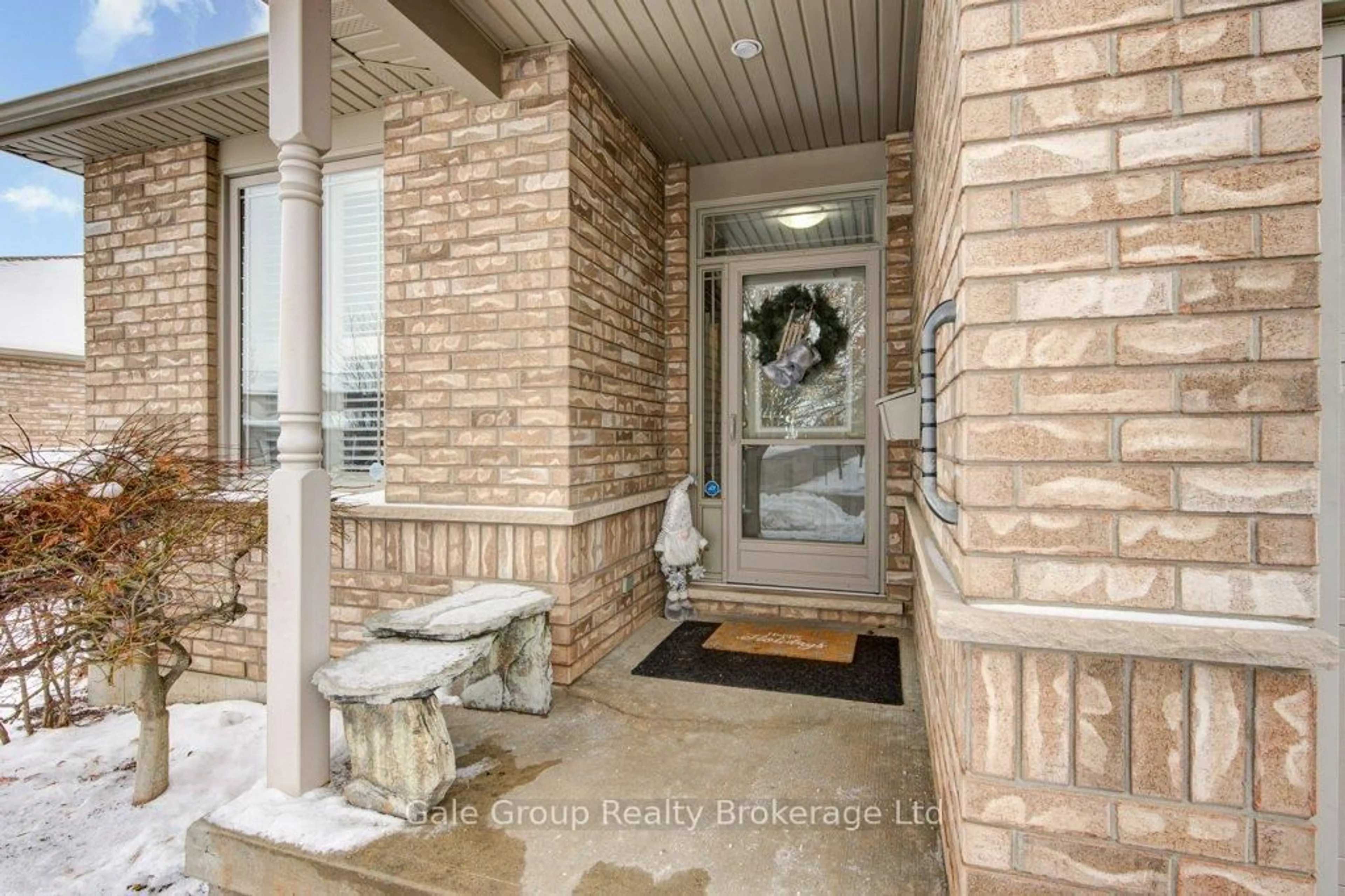 Indoor entryway for 566 Spitfire St #55, Woodstock Ontario N4T 0C2