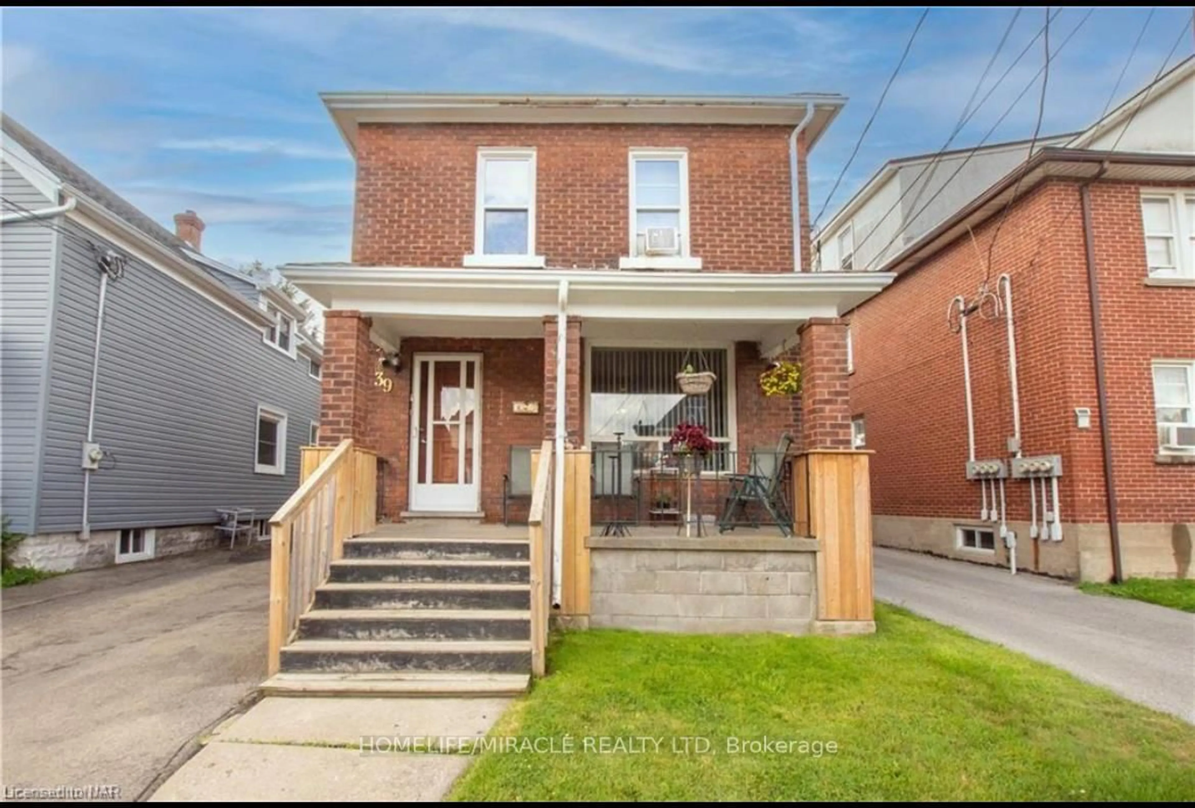 Home with brick exterior material, street for 39 Park Street Welland, Welland Ontario L3B 4M3