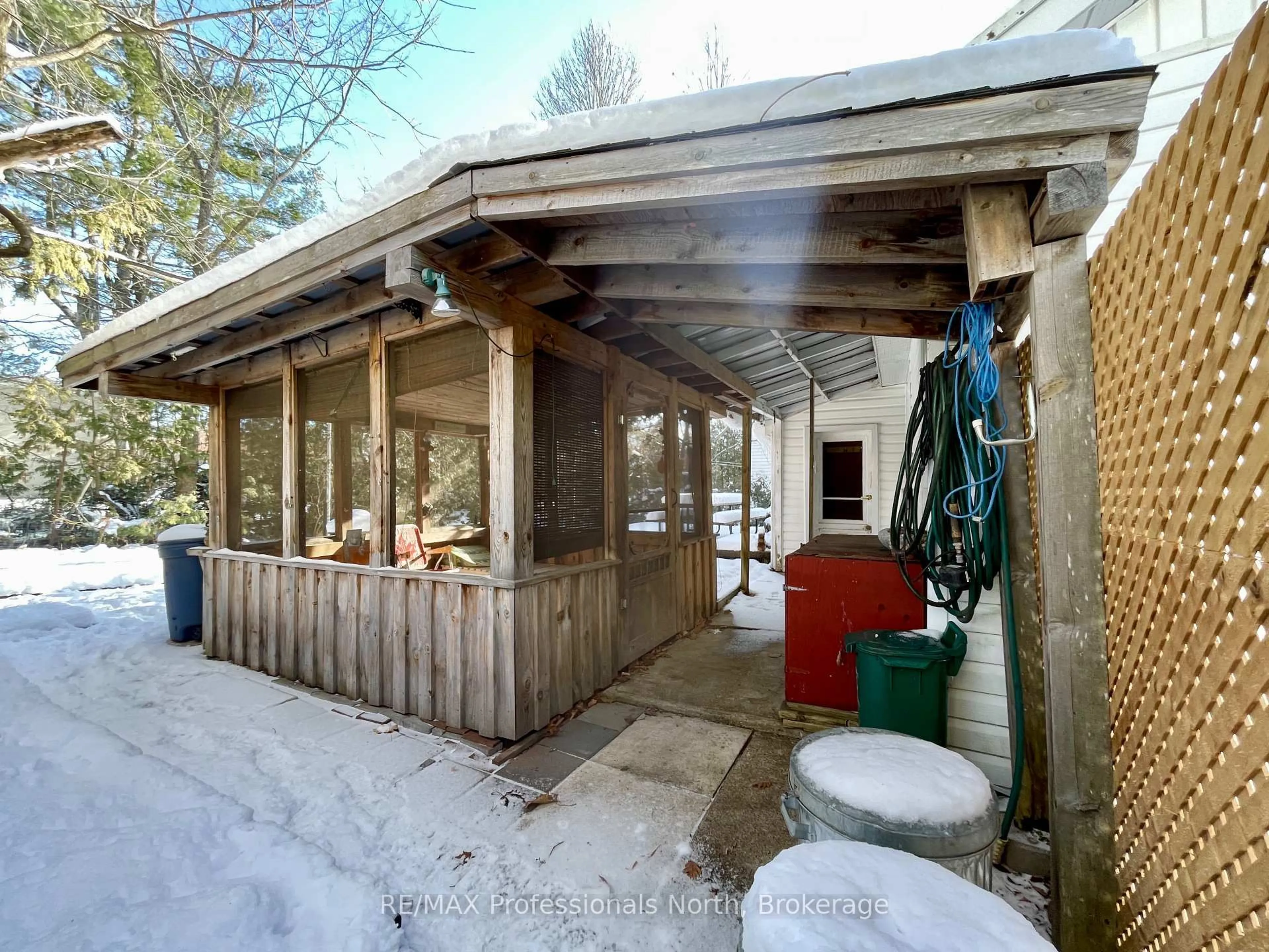 Unknown for 330 John St, Gravenhurst Ontario P1P 1J1